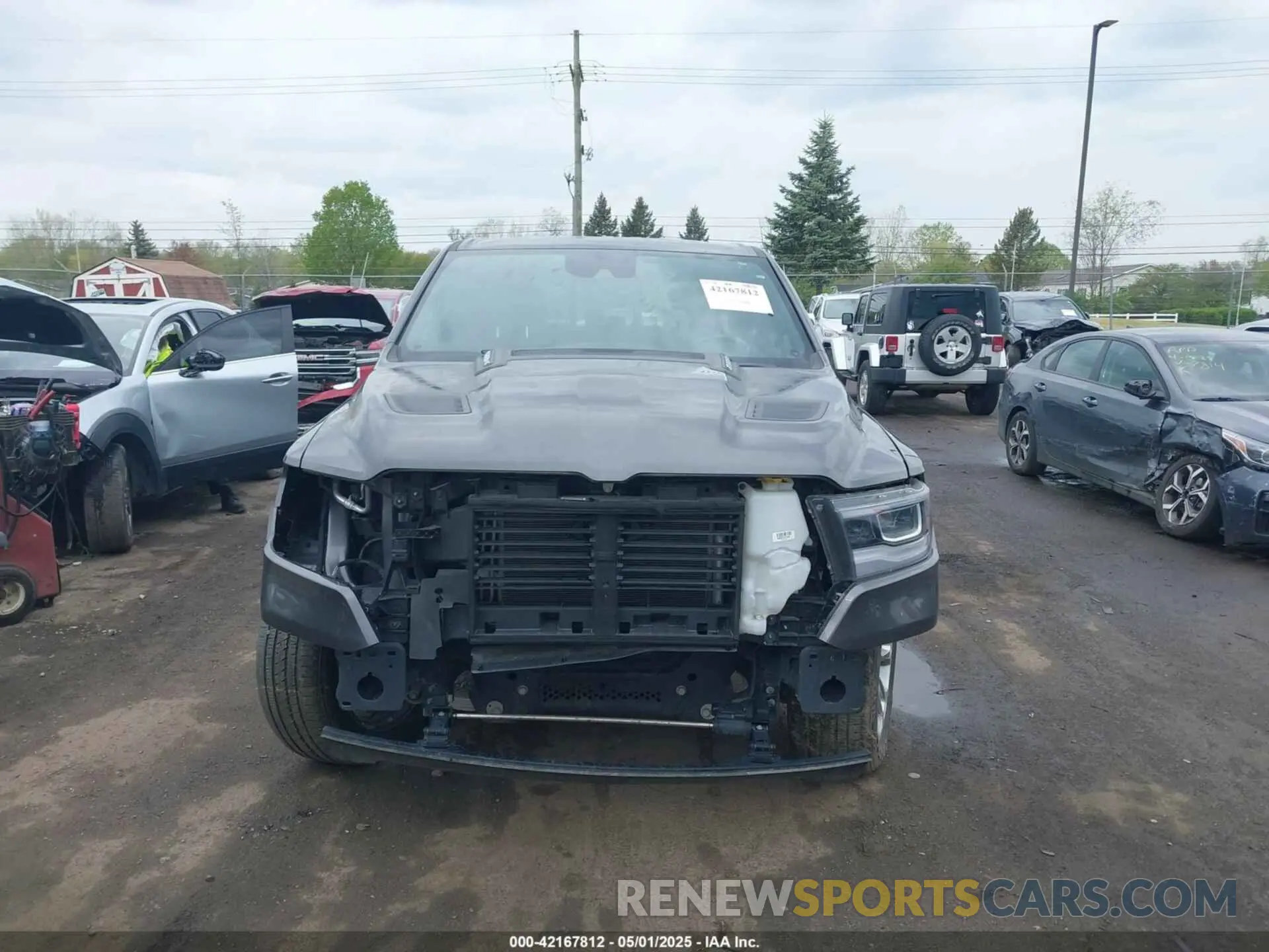 12 Photograph of a damaged car 1C6SRFJT3NN400159 RAM 1500 2022