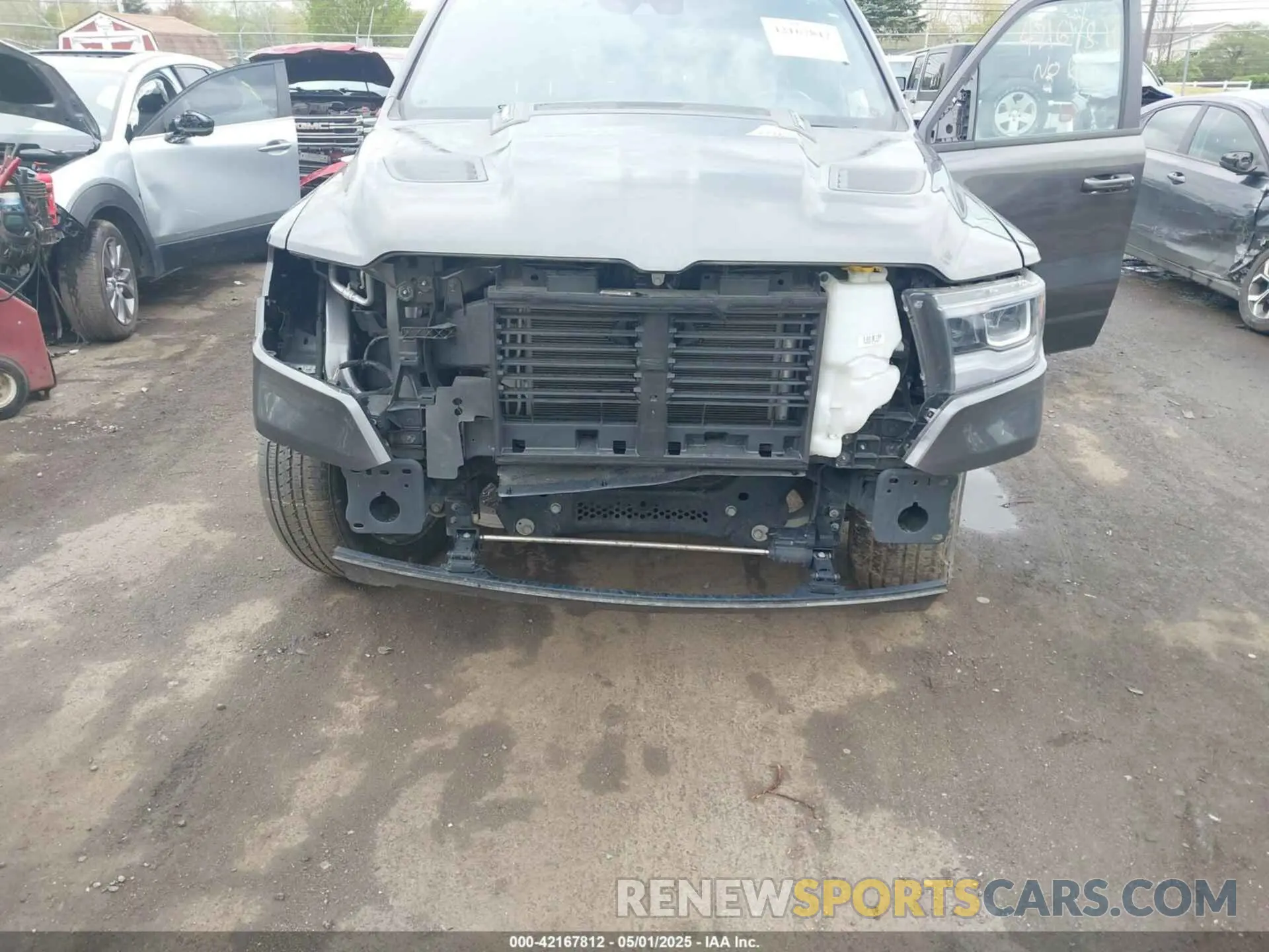 6 Photograph of a damaged car 1C6SRFJT3NN400159 RAM 1500 2022