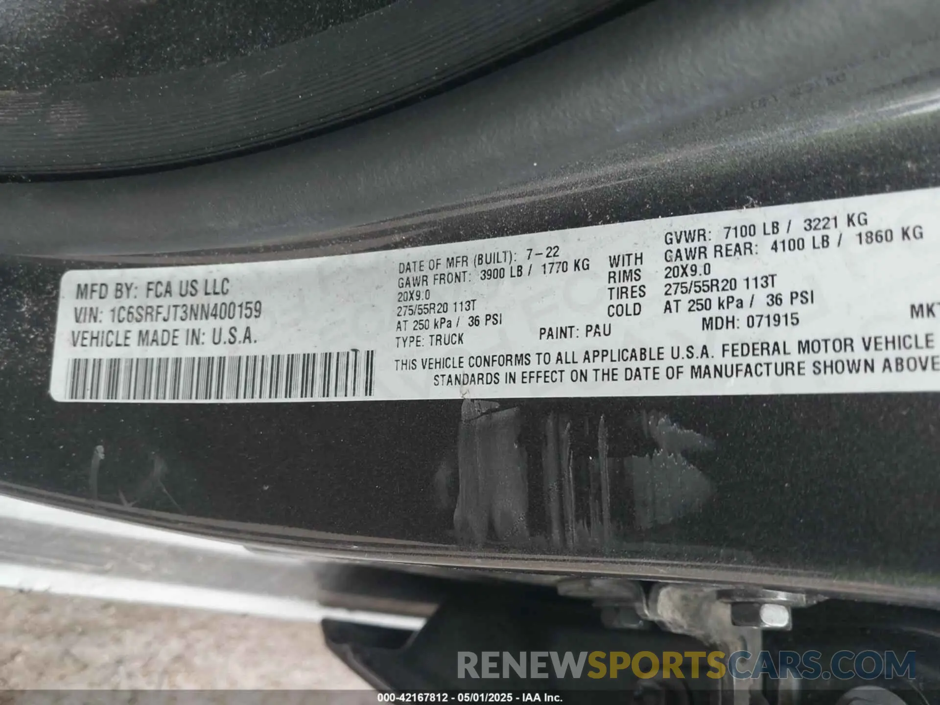 9 Photograph of a damaged car 1C6SRFJT3NN400159 RAM 1500 2022