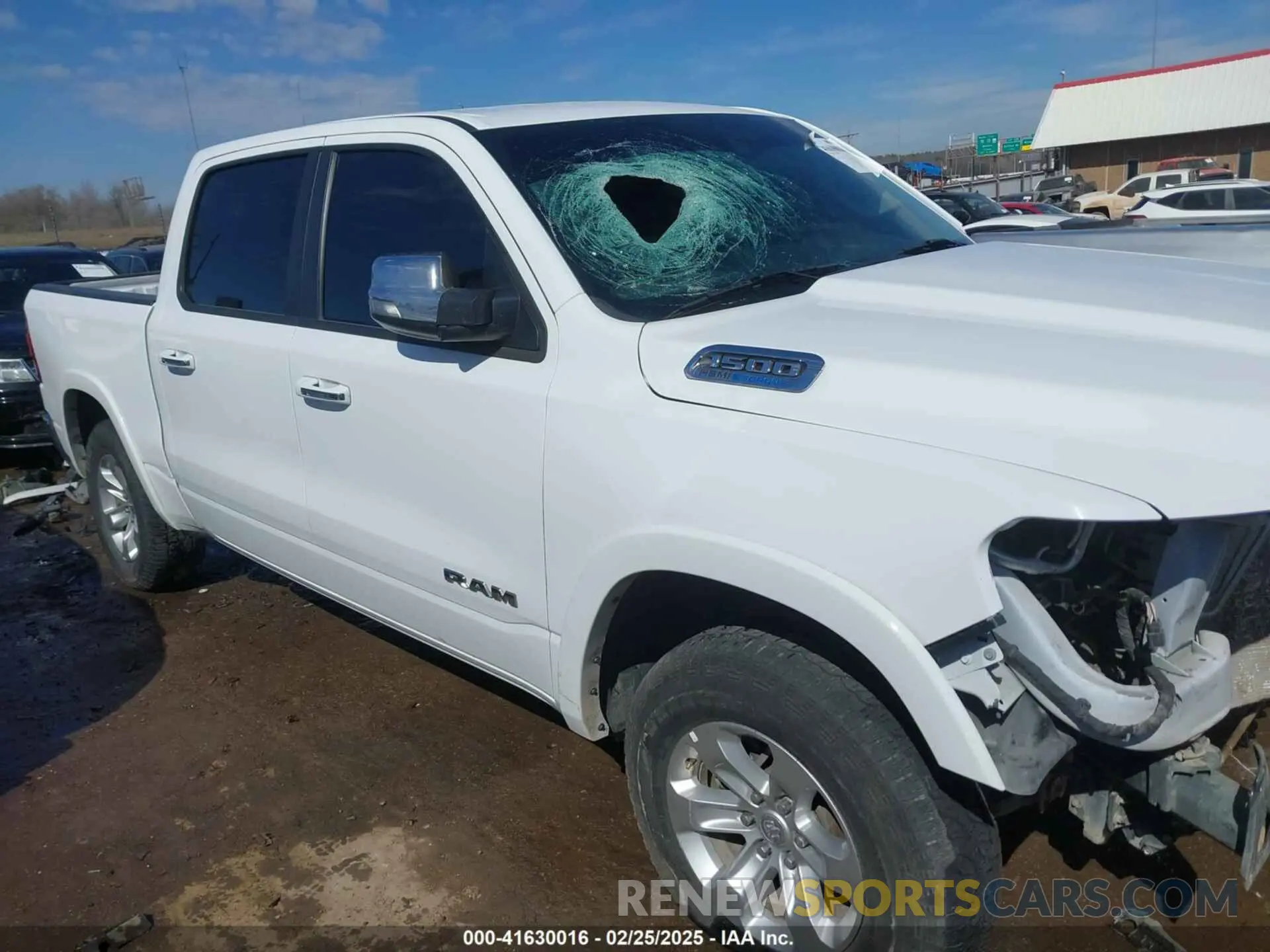 14 Photograph of a damaged car 1C6SRFJT4NN248408 RAM 1500 2022