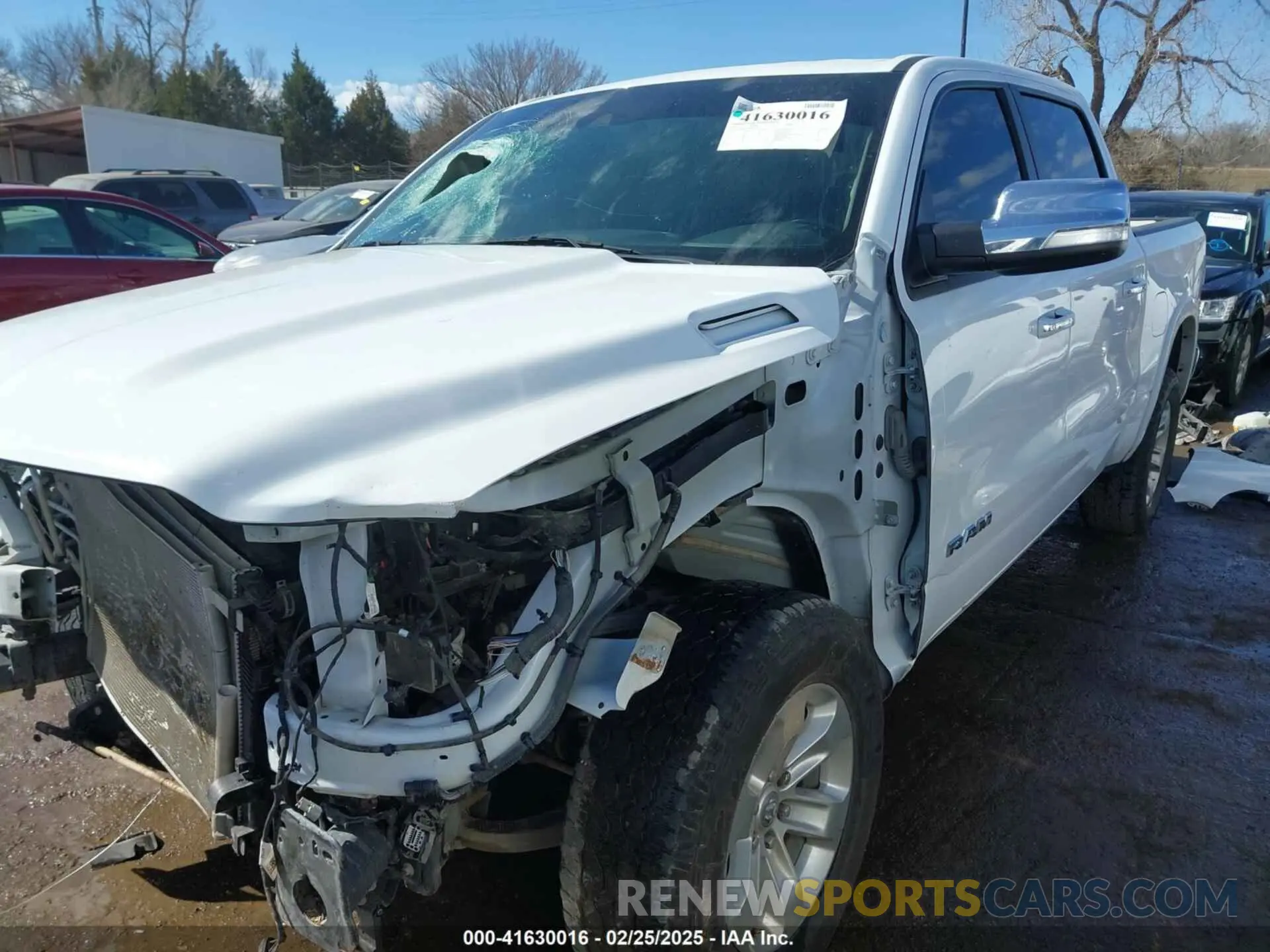 15 Photograph of a damaged car 1C6SRFJT4NN248408 RAM 1500 2022