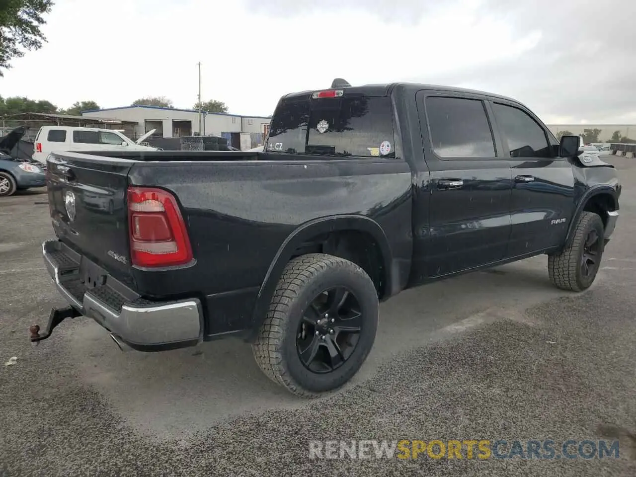 3 Photograph of a damaged car 1C6SRFJT4NN300006 RAM 1500 2022