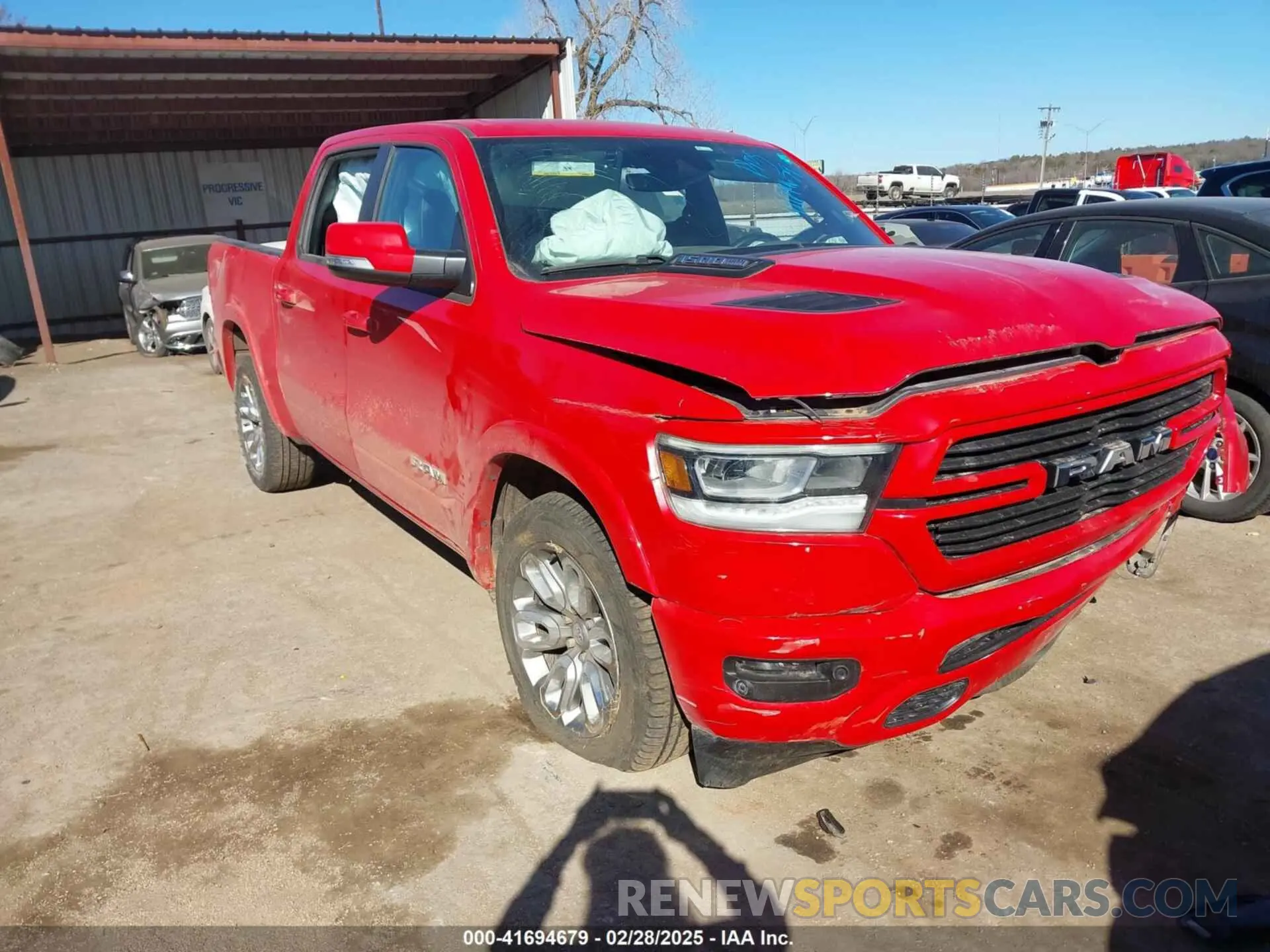 1 Photograph of a damaged car 1C6SRFJT4NN459902 RAM 1500 2022