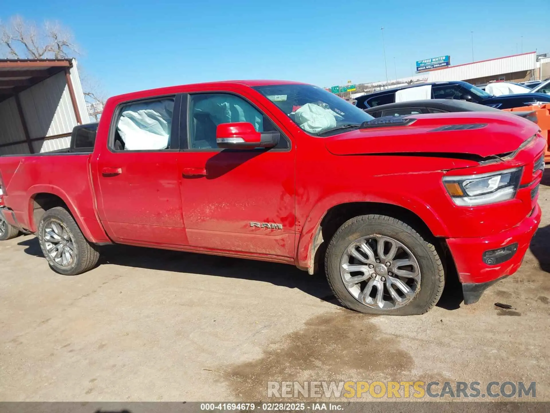 14 Photograph of a damaged car 1C6SRFJT4NN459902 RAM 1500 2022