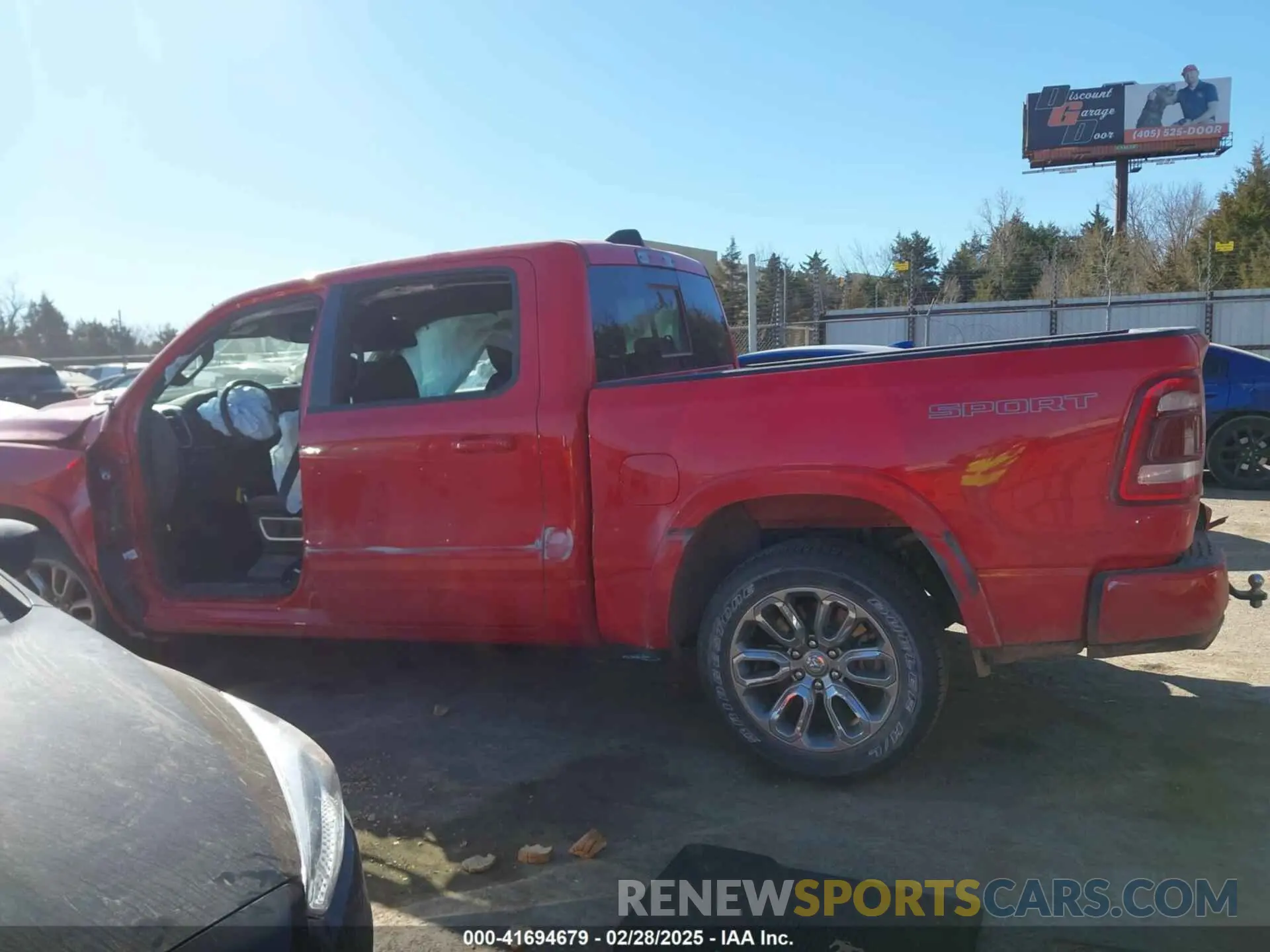 15 Photograph of a damaged car 1C6SRFJT4NN459902 RAM 1500 2022