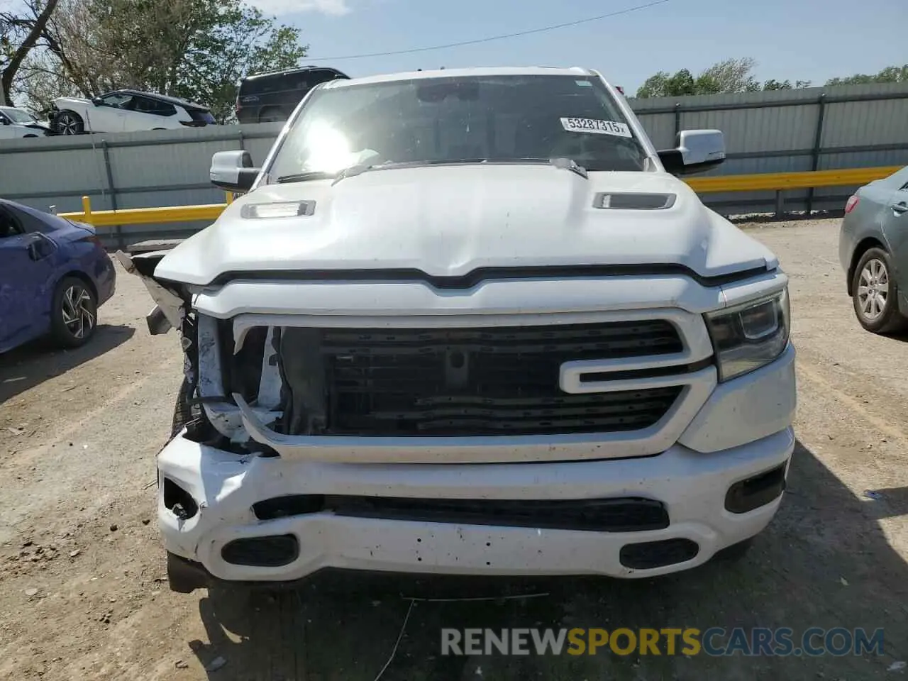 5 Photograph of a damaged car 1C6SRFJT4NN471161 RAM 1500 2022