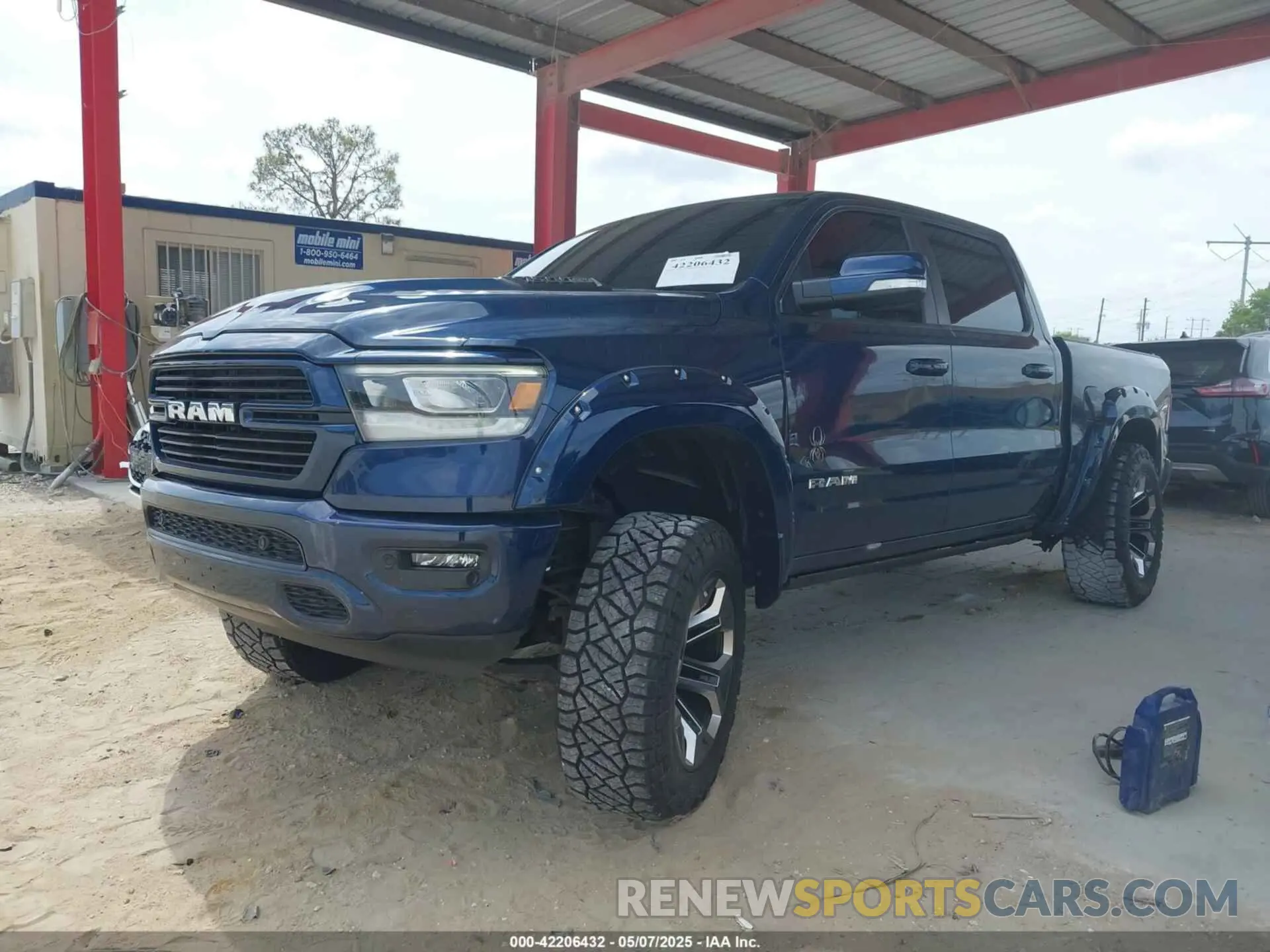 2 Photograph of a damaged car 1C6SRFJT5NN296693 RAM 1500 2022