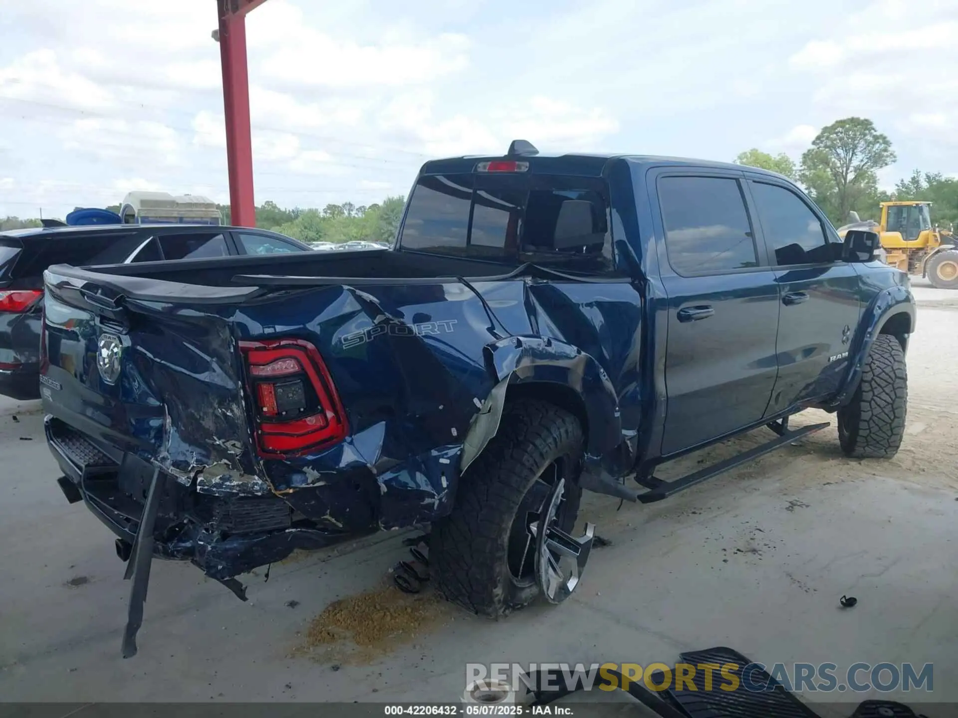 6 Photograph of a damaged car 1C6SRFJT5NN296693 RAM 1500 2022