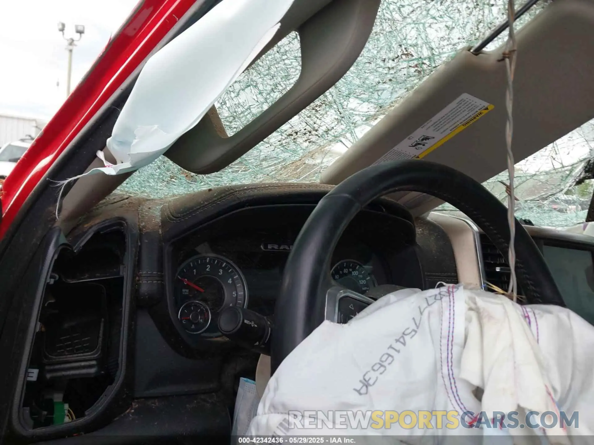 14 Photograph of a damaged car 1C6SRFJT5NN349361 RAM 1500 2022