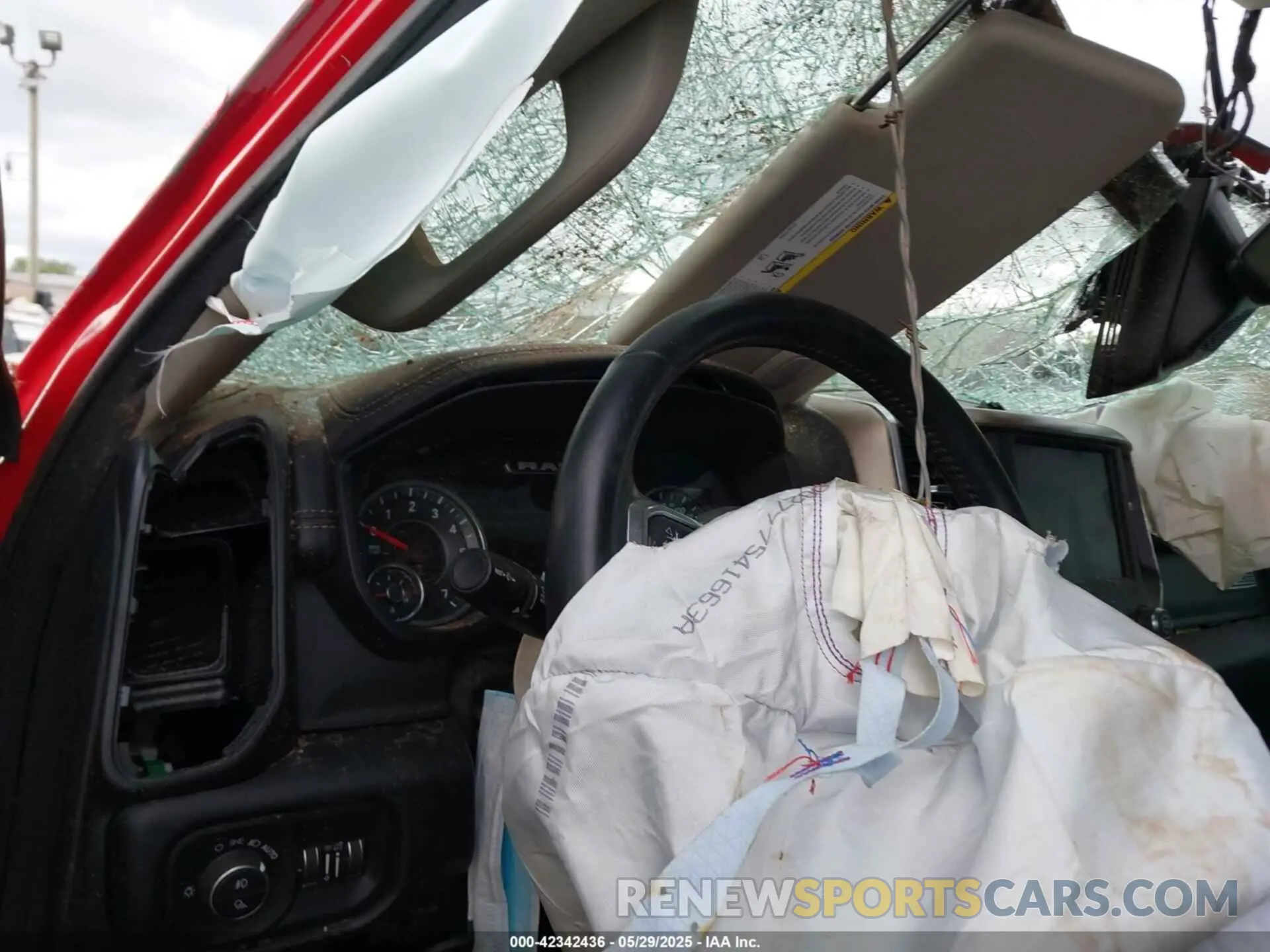7 Photograph of a damaged car 1C6SRFJT5NN349361 RAM 1500 2022