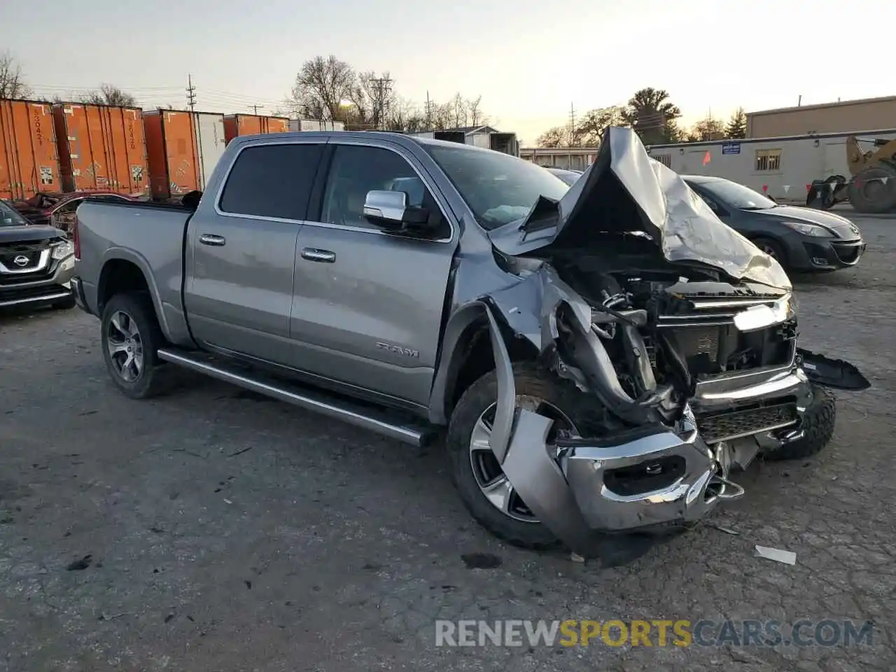 4 Photograph of a damaged car 1C6SRFJT6NN115648 RAM 1500 2022