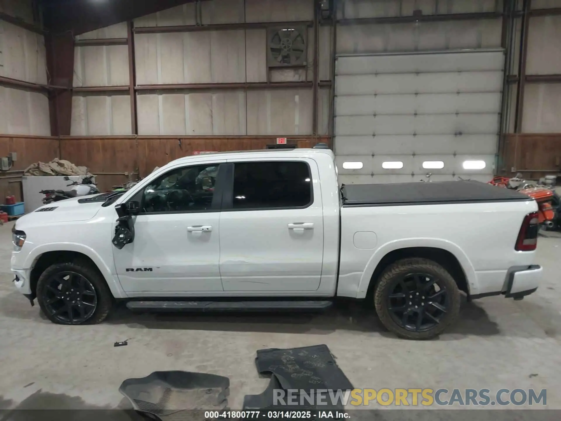 14 Photograph of a damaged car 1C6SRFJT6NN164848 RAM 1500 2022