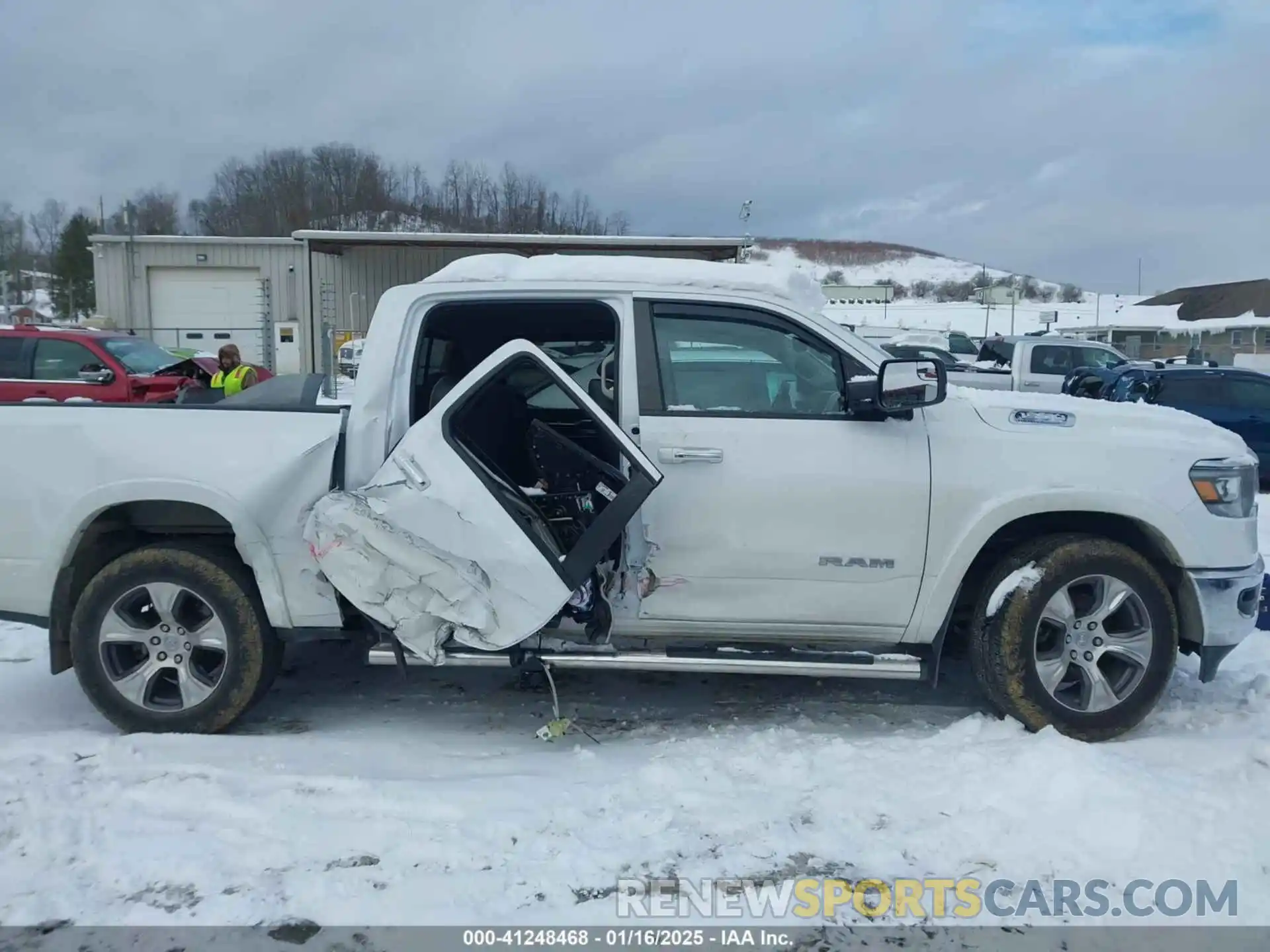 12 Photograph of a damaged car 1C6SRFJT6NN229214 RAM 1500 2022