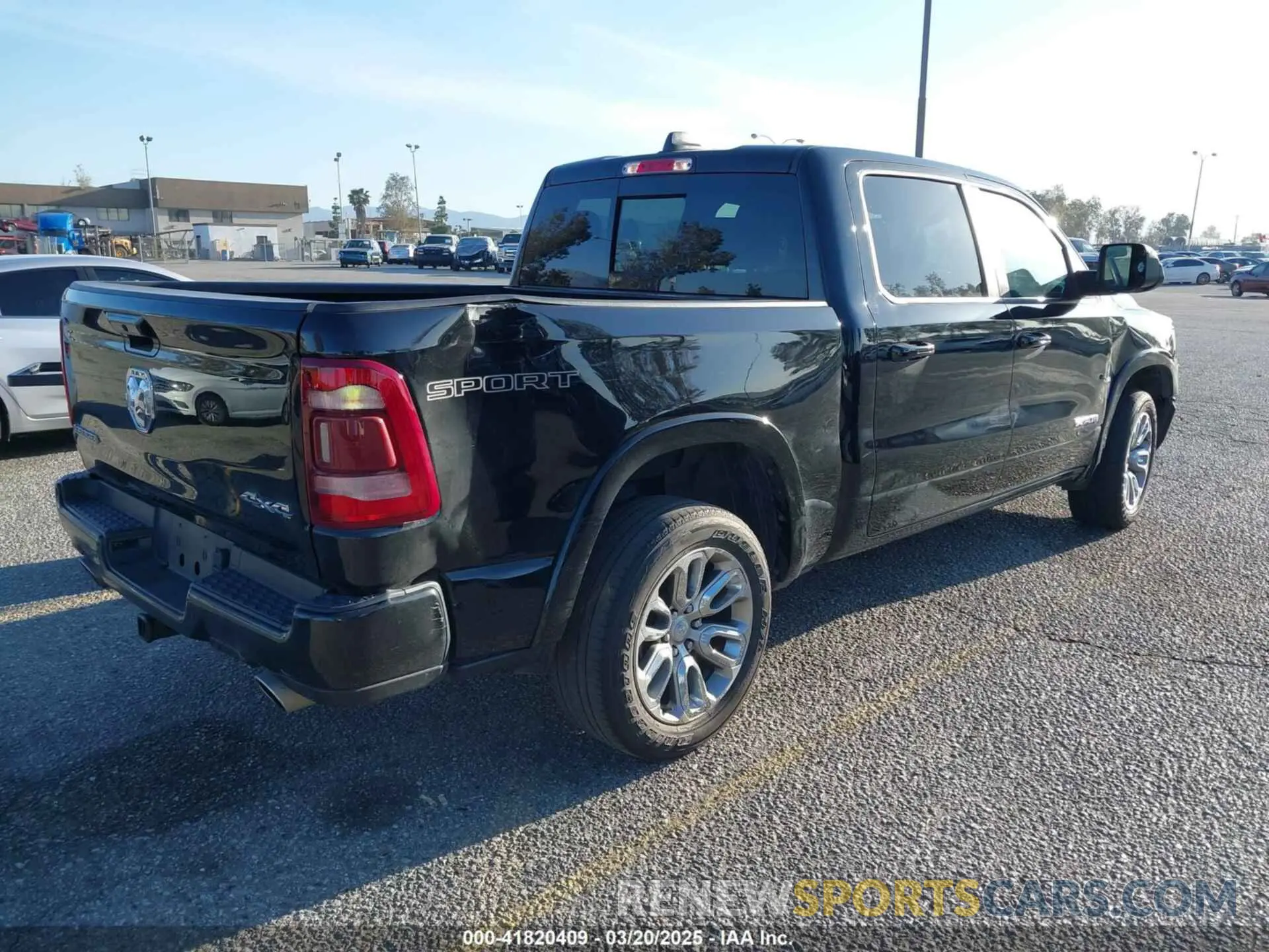 4 Photograph of a damaged car 1C6SRFJT6NN392154 RAM 1500 2022