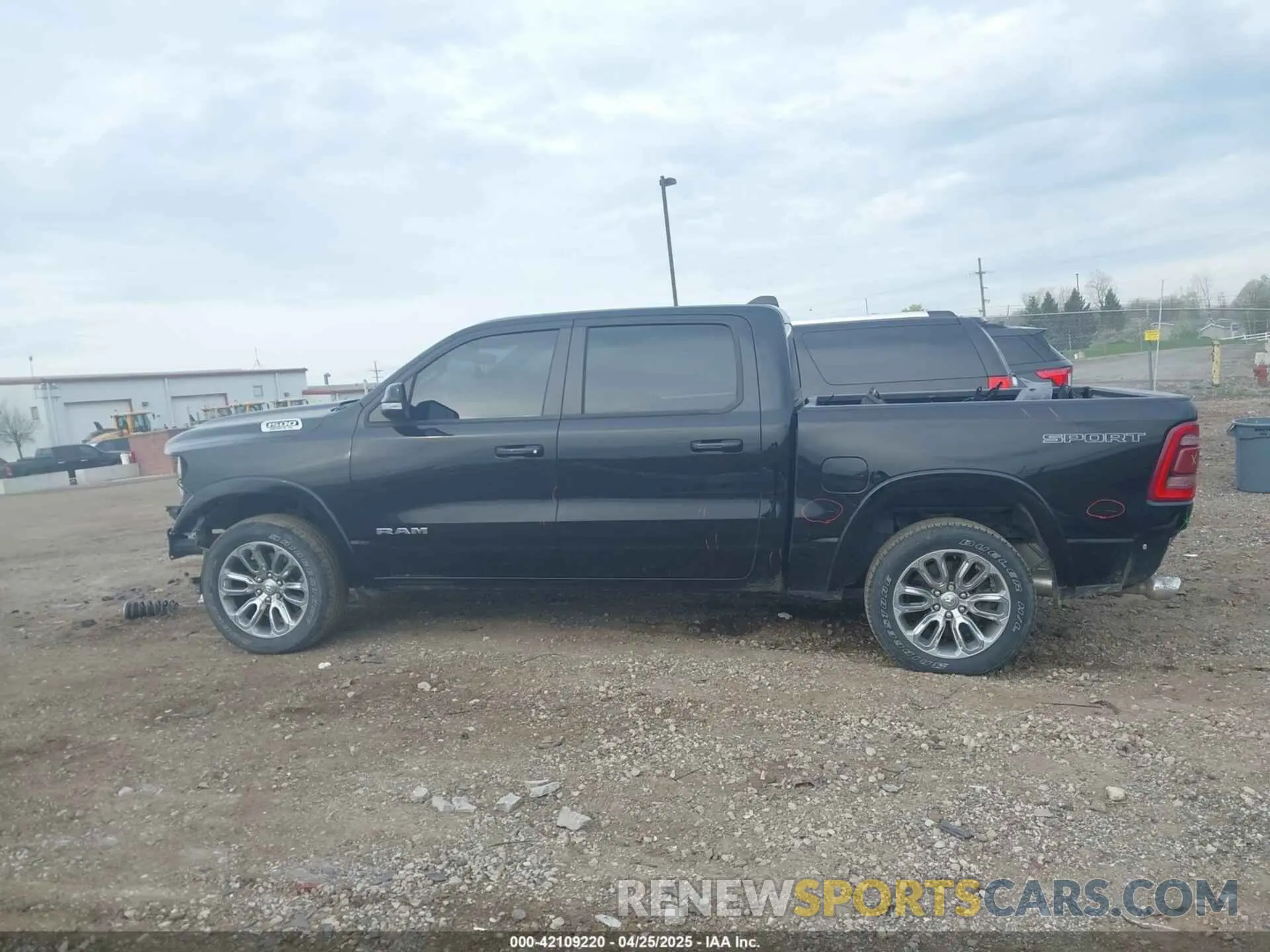 14 Photograph of a damaged car 1C6SRFJT6NN402536 RAM 1500 2022