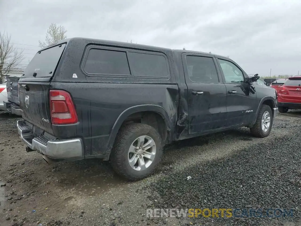 3 Photograph of a damaged car 1C6SRFJT7NN204631 RAM 1500 2022