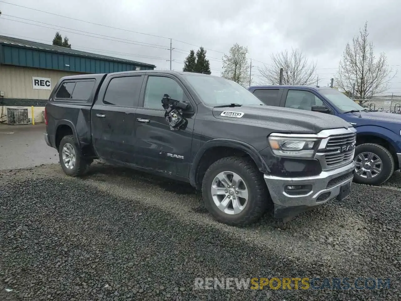4 Photograph of a damaged car 1C6SRFJT7NN204631 RAM 1500 2022