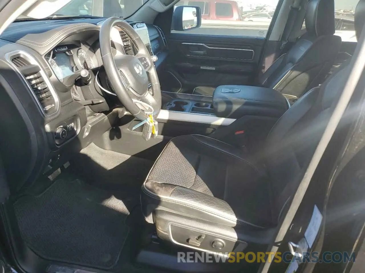 7 Photograph of a damaged car 1C6SRFJT7NN213412 RAM 1500 2022