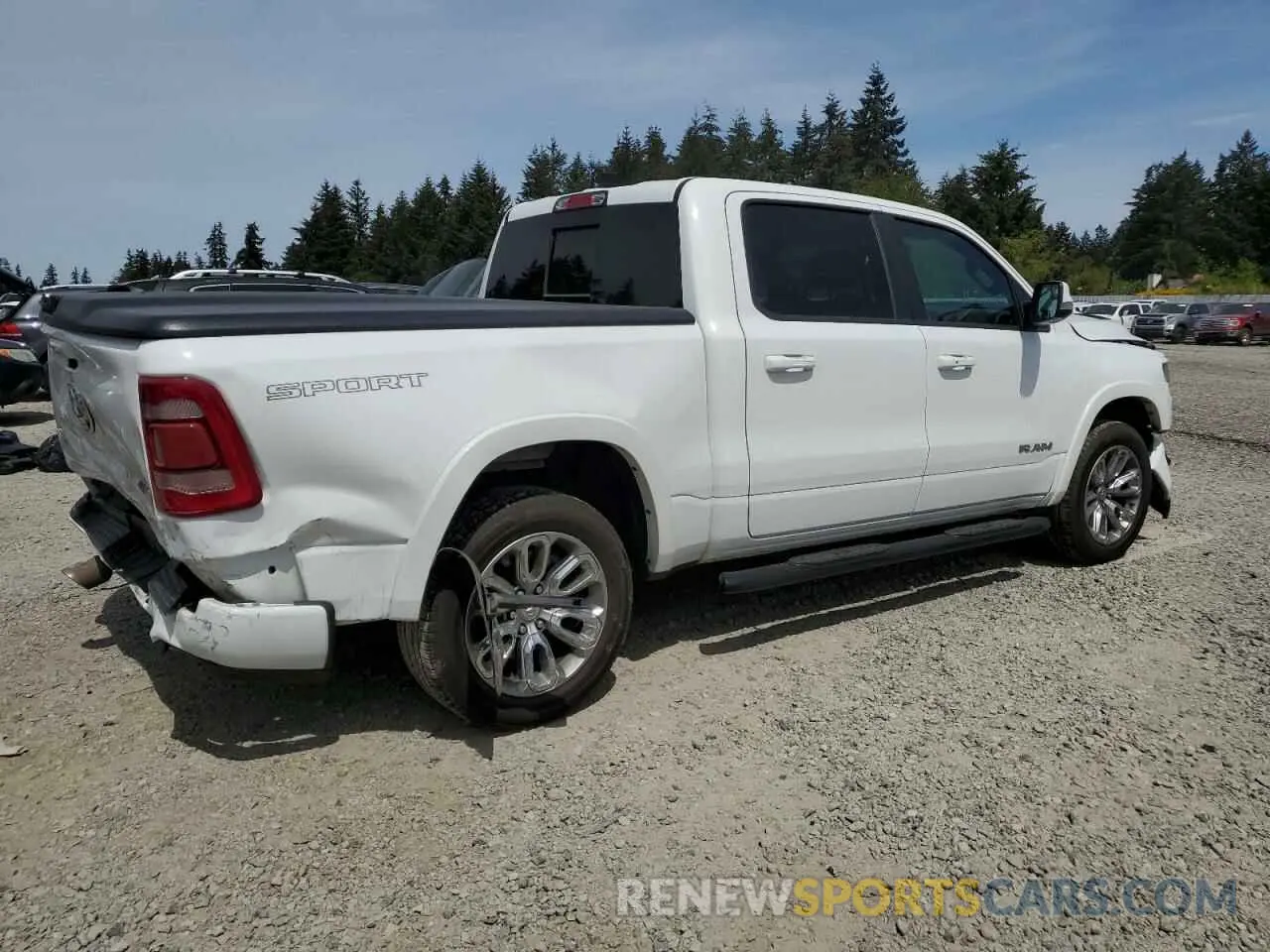 3 Photograph of a damaged car 1C6SRFJT7NN286490 RAM 1500 2022