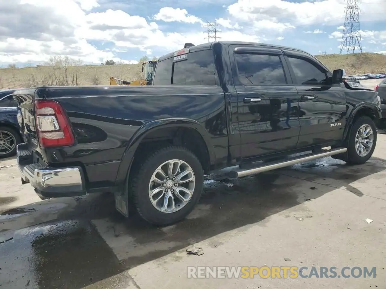3 Photograph of a damaged car 1C6SRFJT8NN396741 RAM 1500 2022