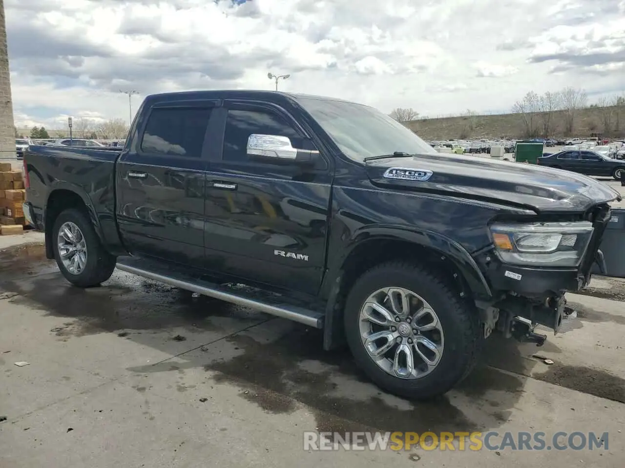 4 Photograph of a damaged car 1C6SRFJT8NN396741 RAM 1500 2022