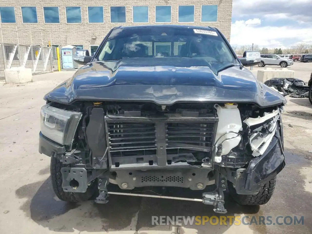 5 Photograph of a damaged car 1C6SRFJT8NN396741 RAM 1500 2022
