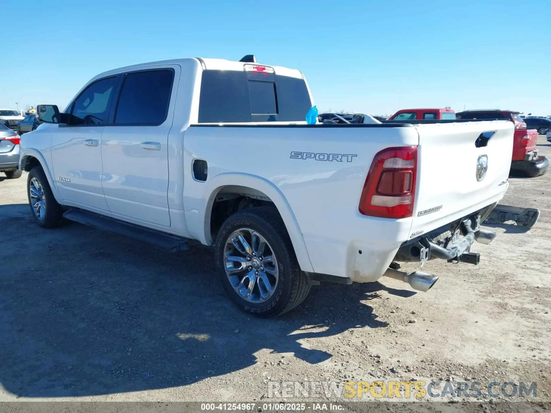 3 Photograph of a damaged car 1C6SRFJT8NN418429 RAM 1500 2022