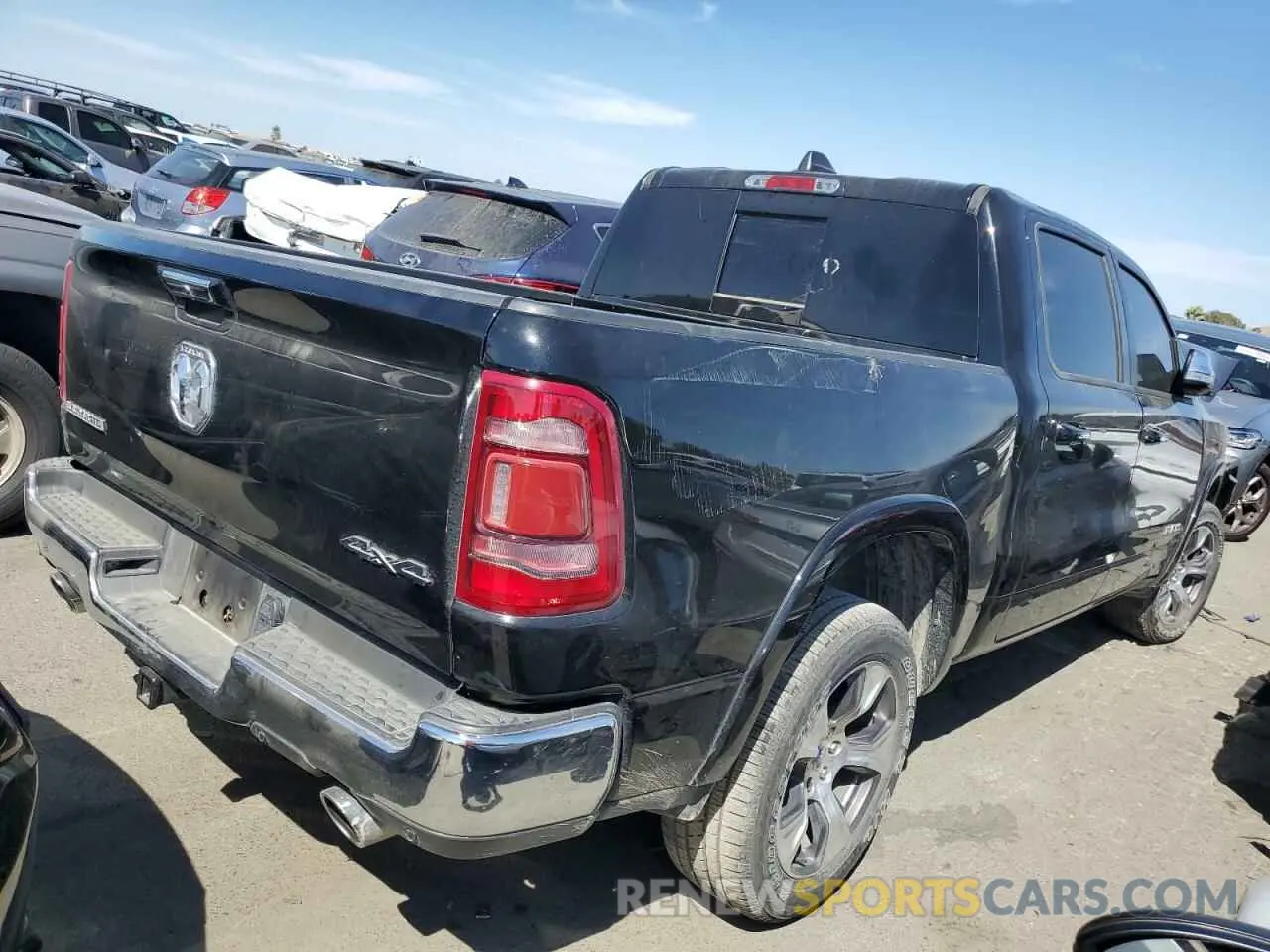 3 Photograph of a damaged car 1C6SRFJT9NN207532 RAM 1500 2022