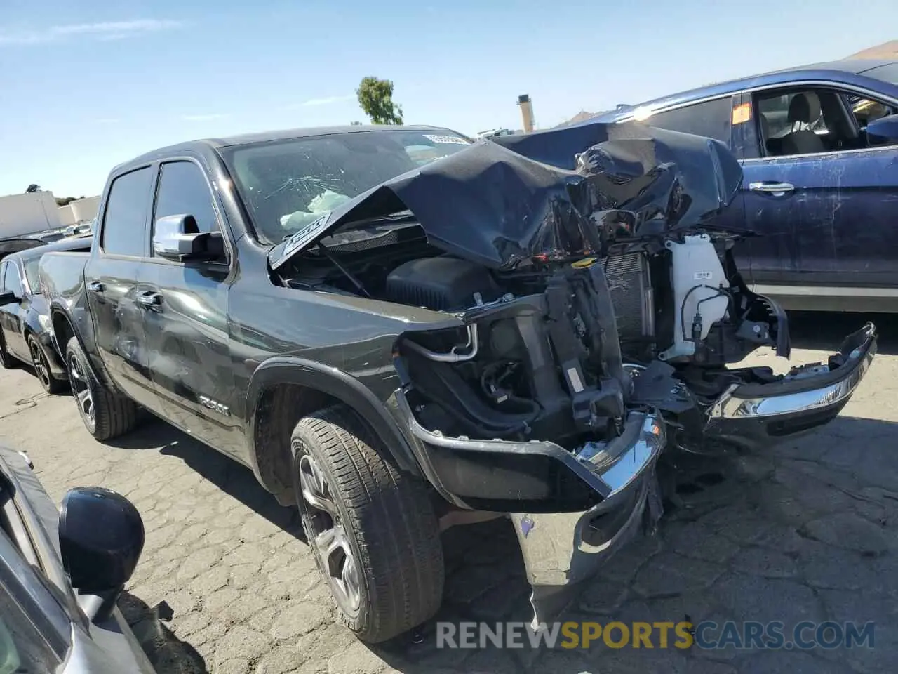 4 Photograph of a damaged car 1C6SRFJT9NN207532 RAM 1500 2022