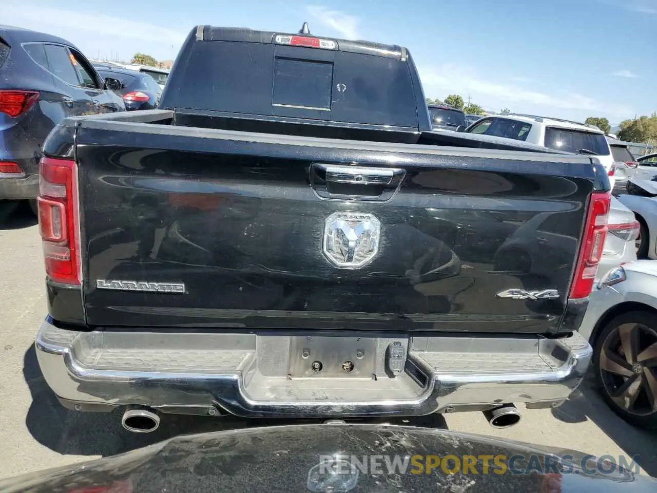 6 Photograph of a damaged car 1C6SRFJT9NN207532 RAM 1500 2022