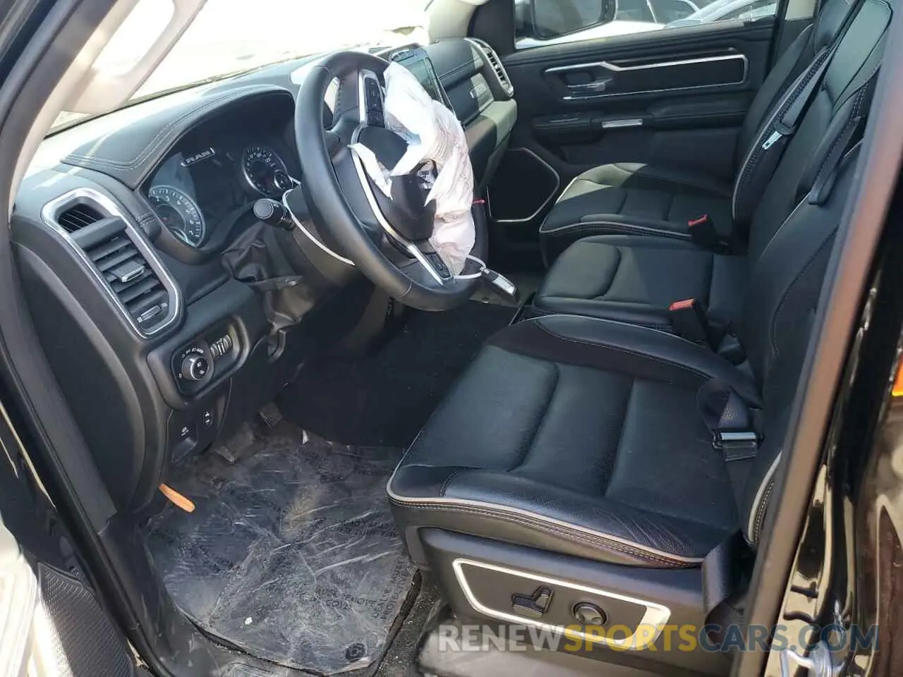 7 Photograph of a damaged car 1C6SRFJT9NN207532 RAM 1500 2022