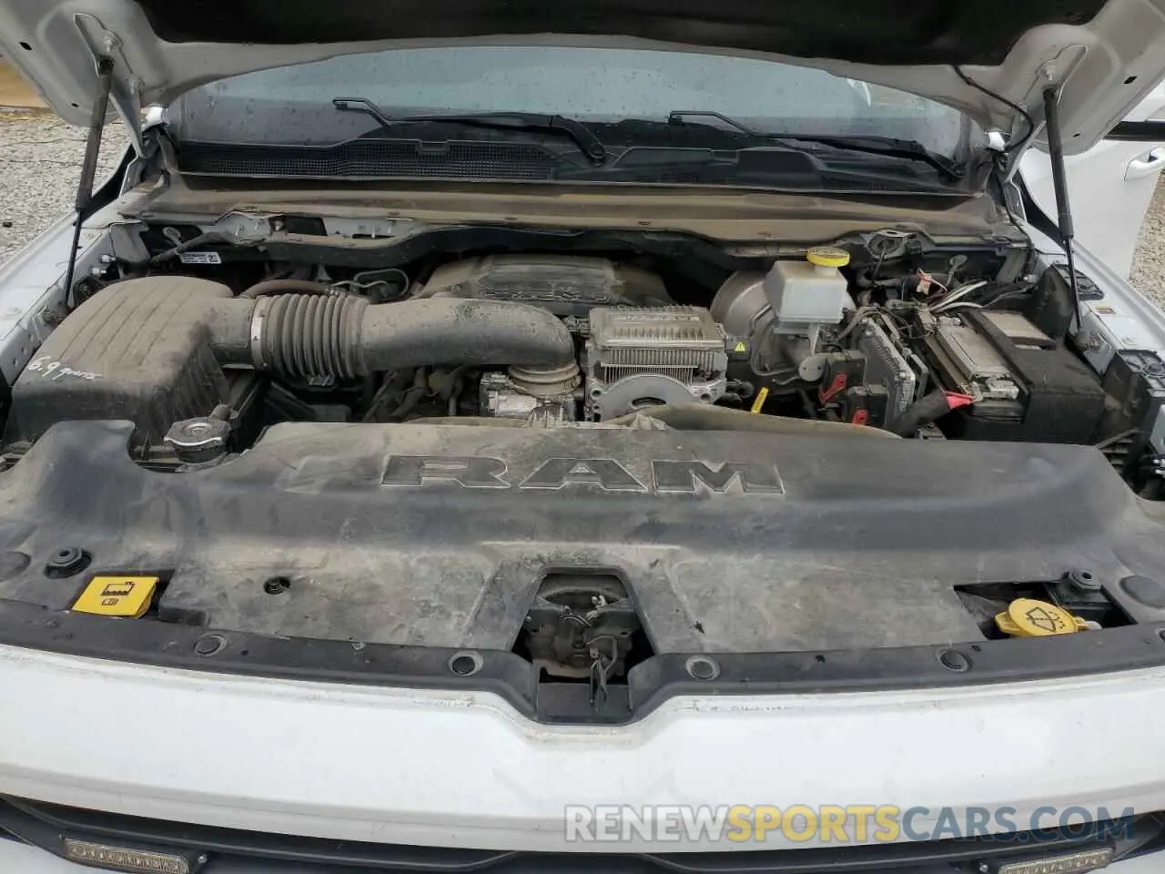 11 Photograph of a damaged car 1C6SRFJT9NN434509 RAM 1500 2022