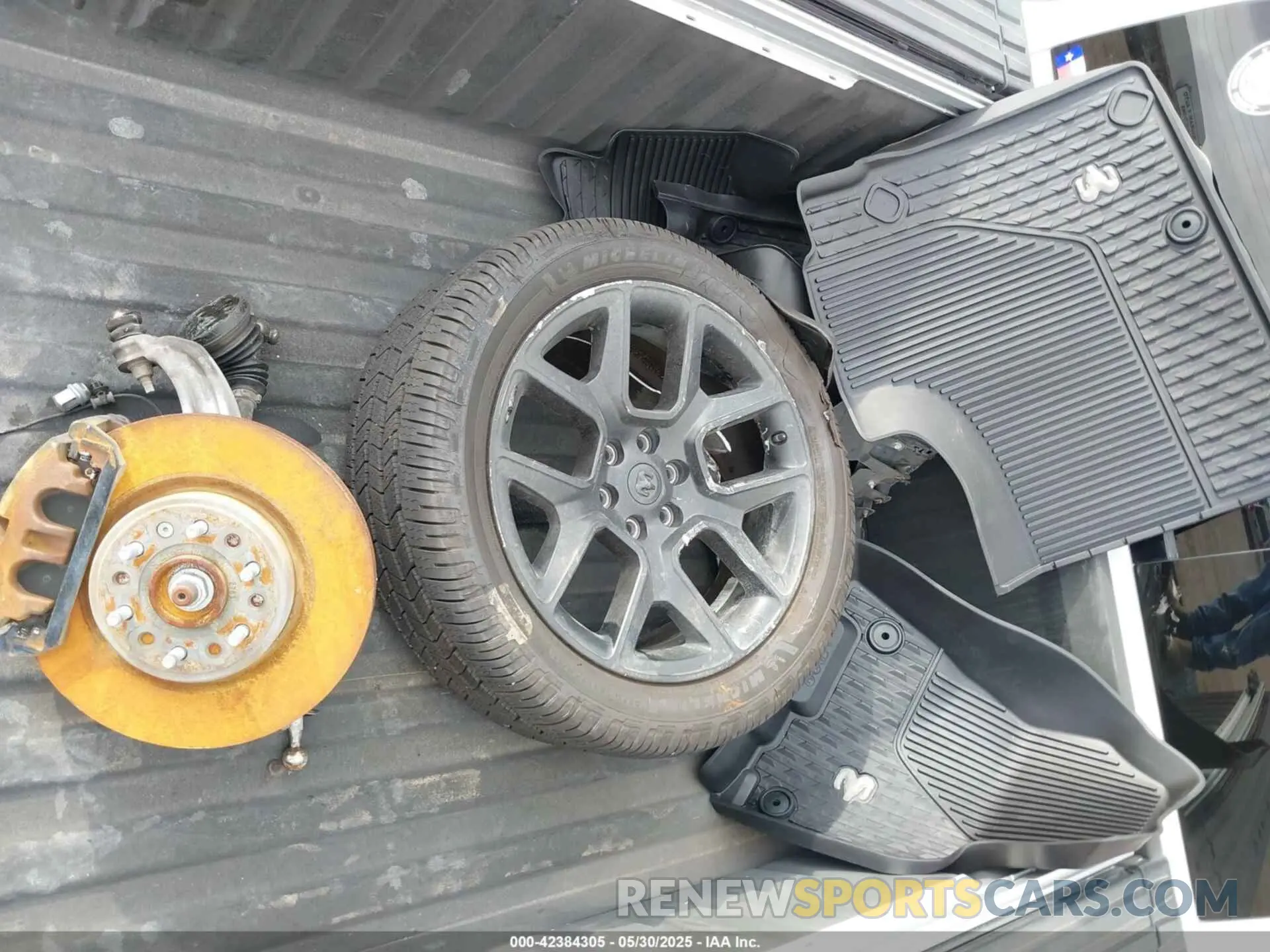 12 Photograph of a damaged car 1C6SRFJTXNN129844 RAM 1500 2022