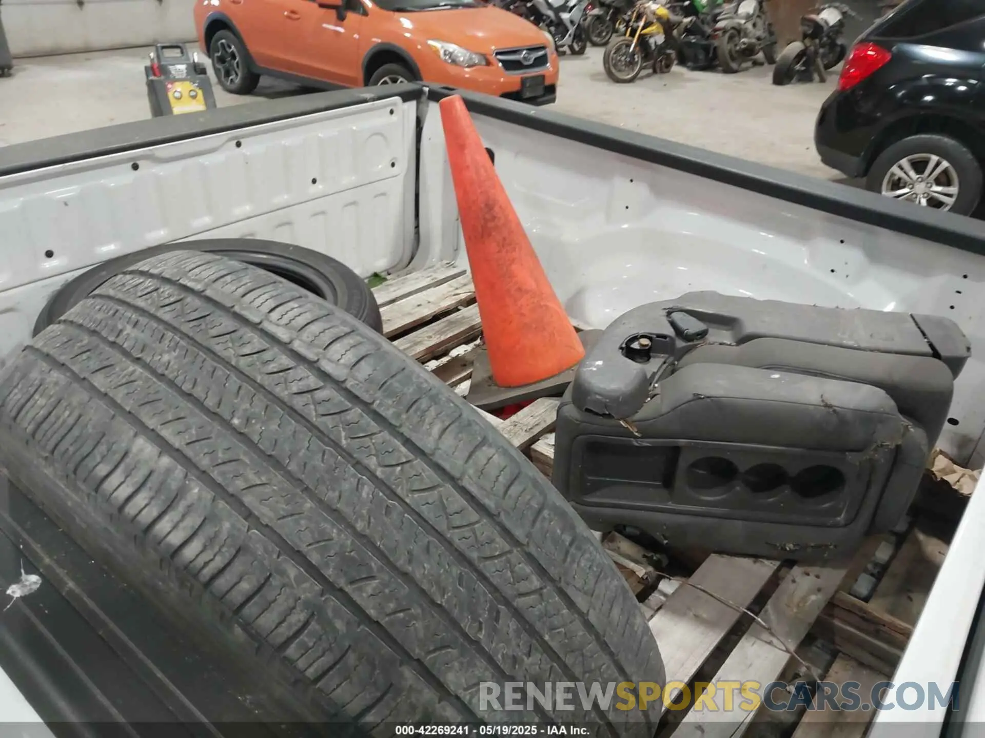 12 Photograph of a damaged car 1C6SRFJTXNN222654 RAM 1500 2022