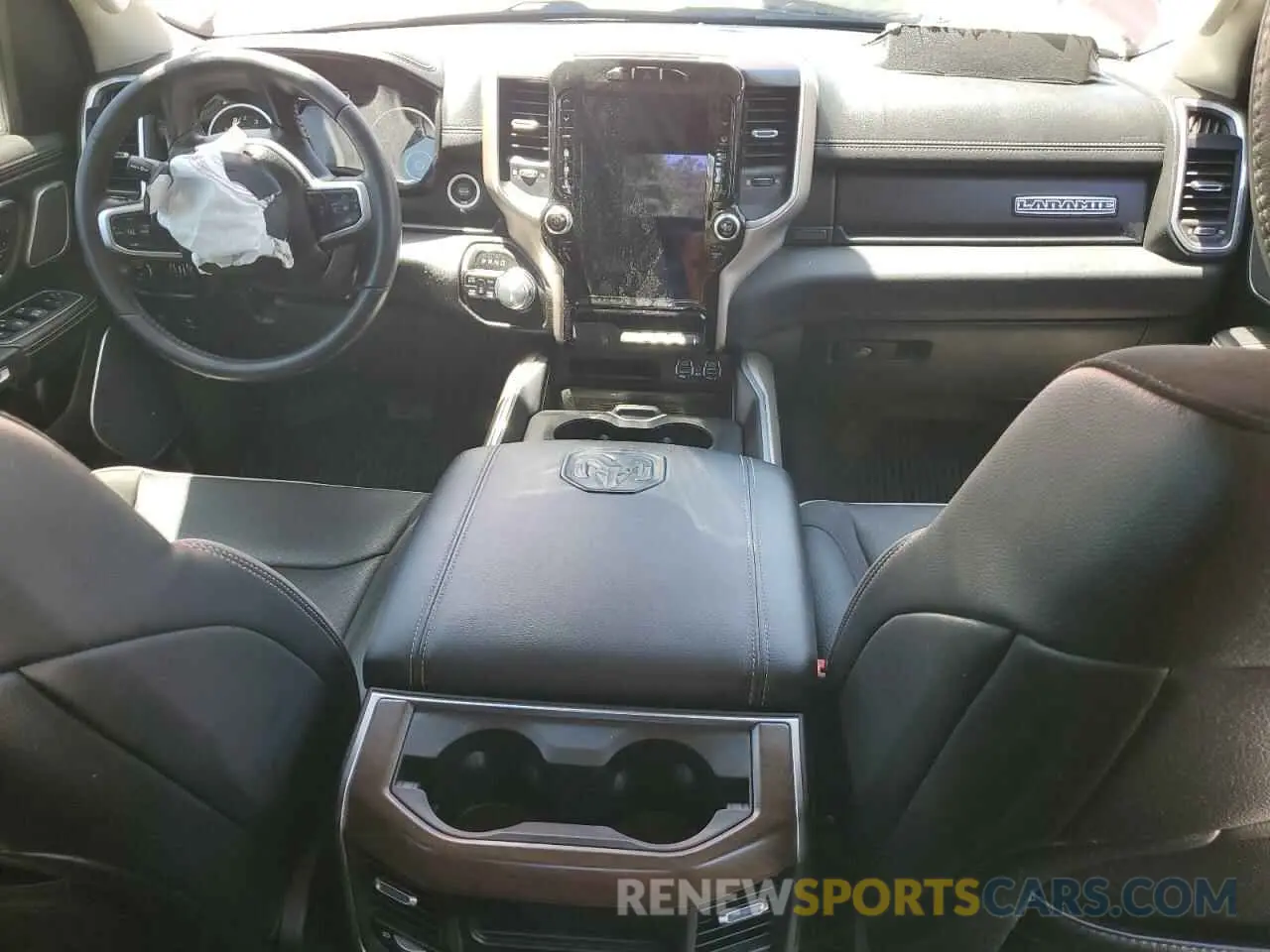 8 Photograph of a damaged car 1C6SRFJTXNN310572 RAM 1500 2022