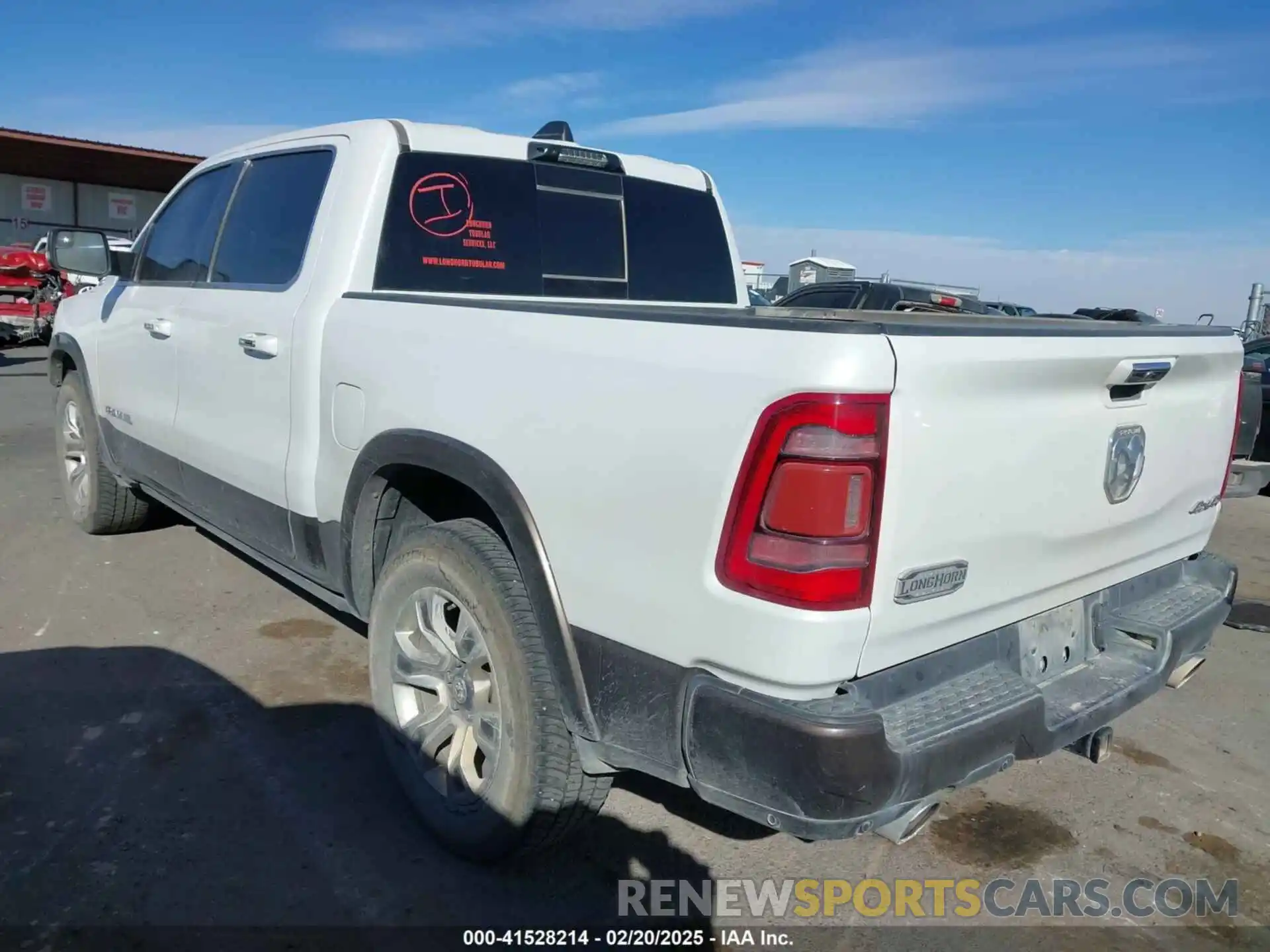 3 Photograph of a damaged car 1C6SRFKM7NN161870 RAM 1500 2022