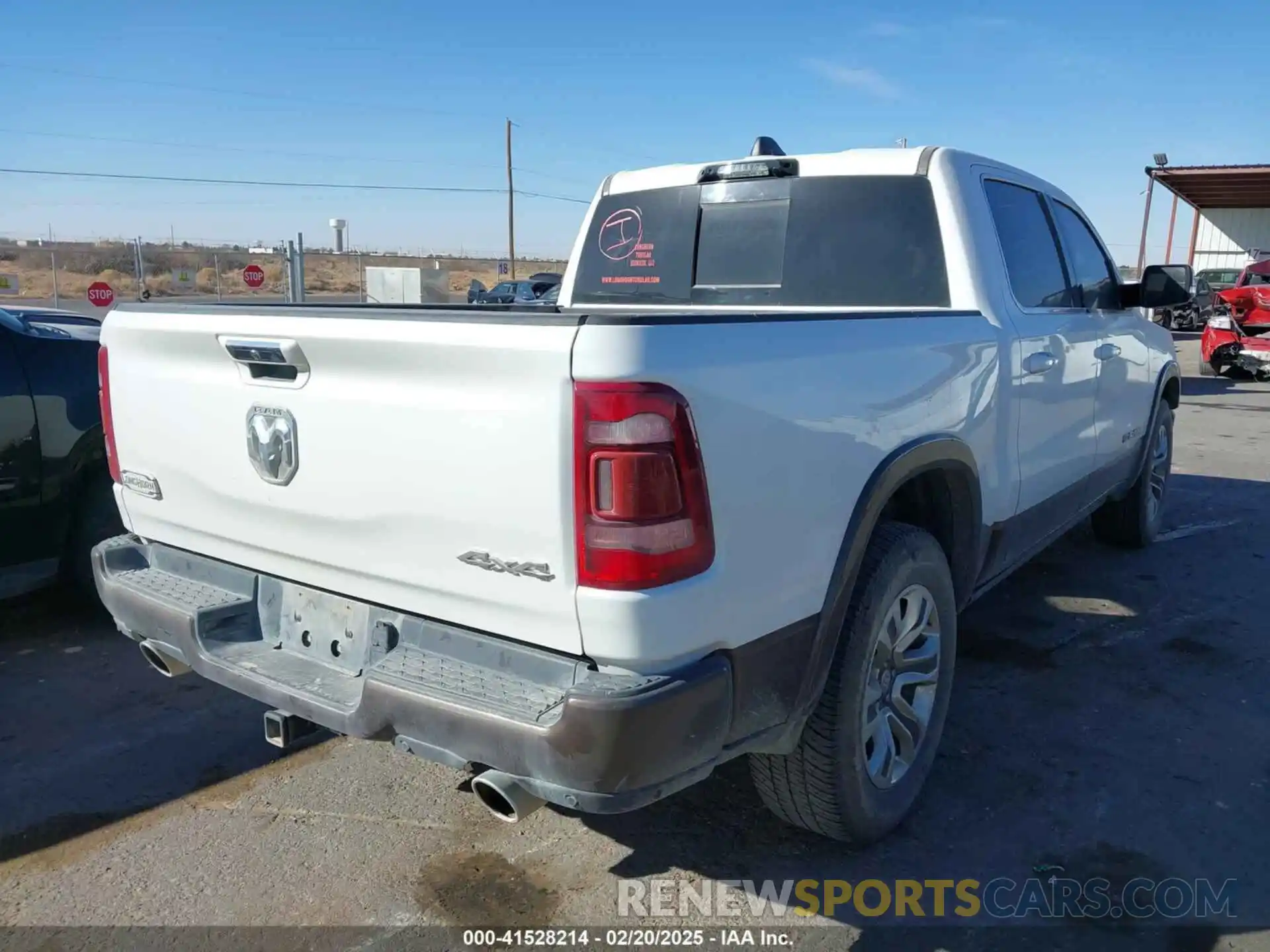 4 Photograph of a damaged car 1C6SRFKM7NN161870 RAM 1500 2022