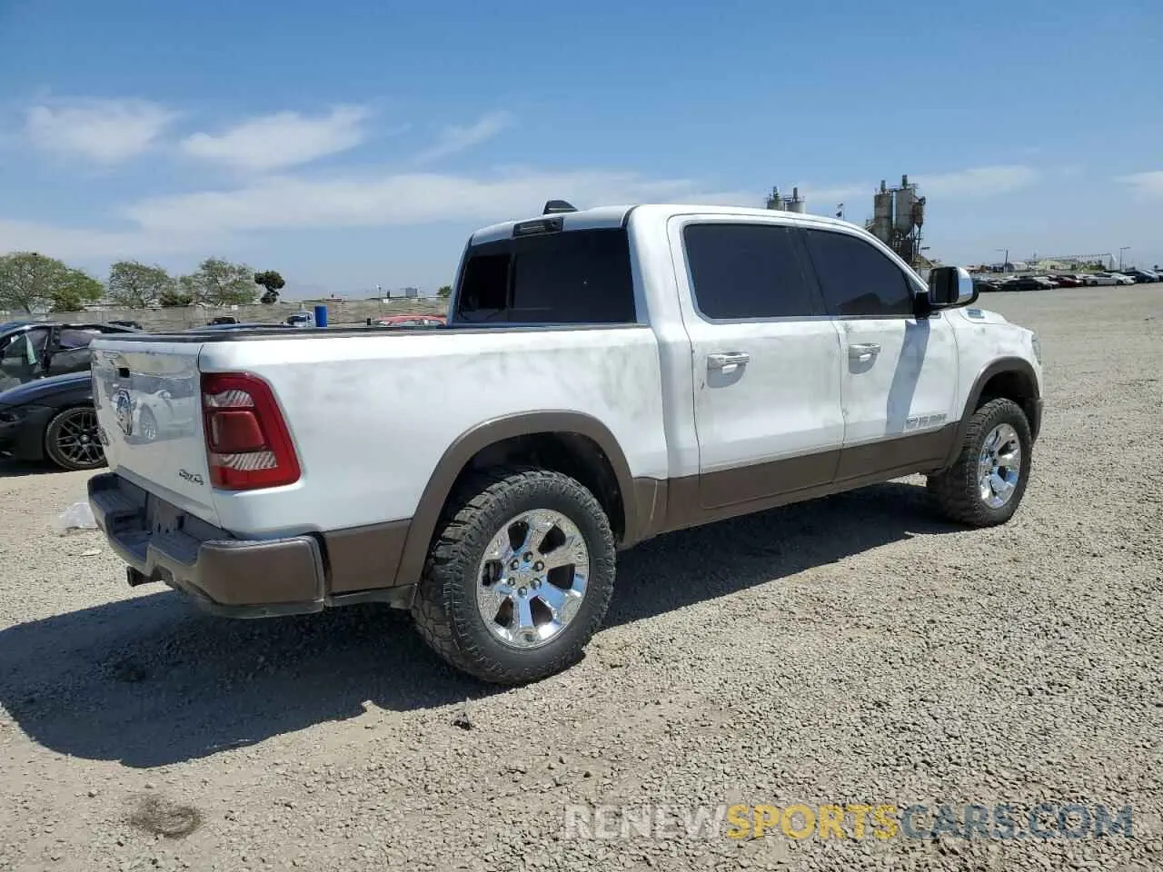 3 Photograph of a damaged car 1C6SRFKT5NN109323 RAM 1500 2022