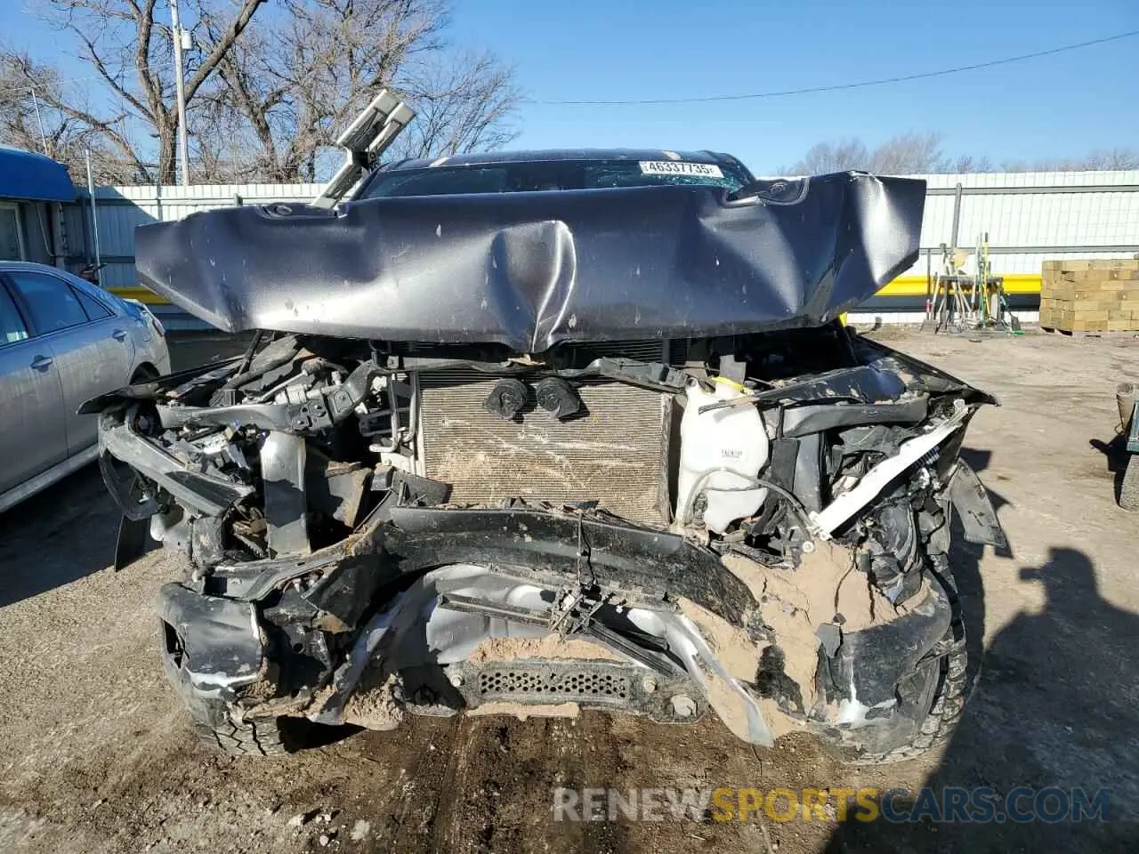 5 Photograph of a damaged car 1C6SRFLM3NN204700 RAM 1500 2022