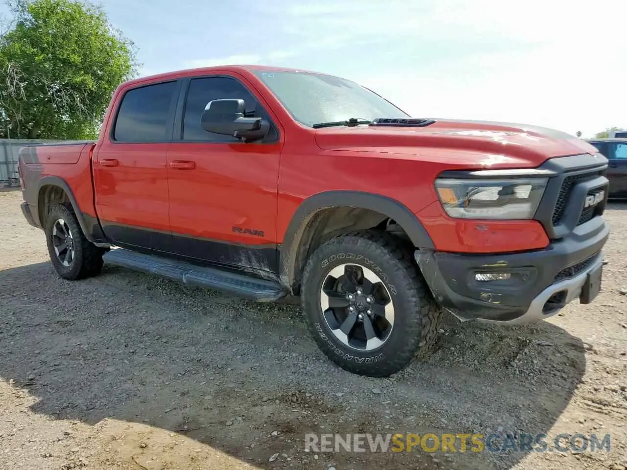 4 Photograph of a damaged car 1C6SRFLM7NN414619 RAM 1500 2022