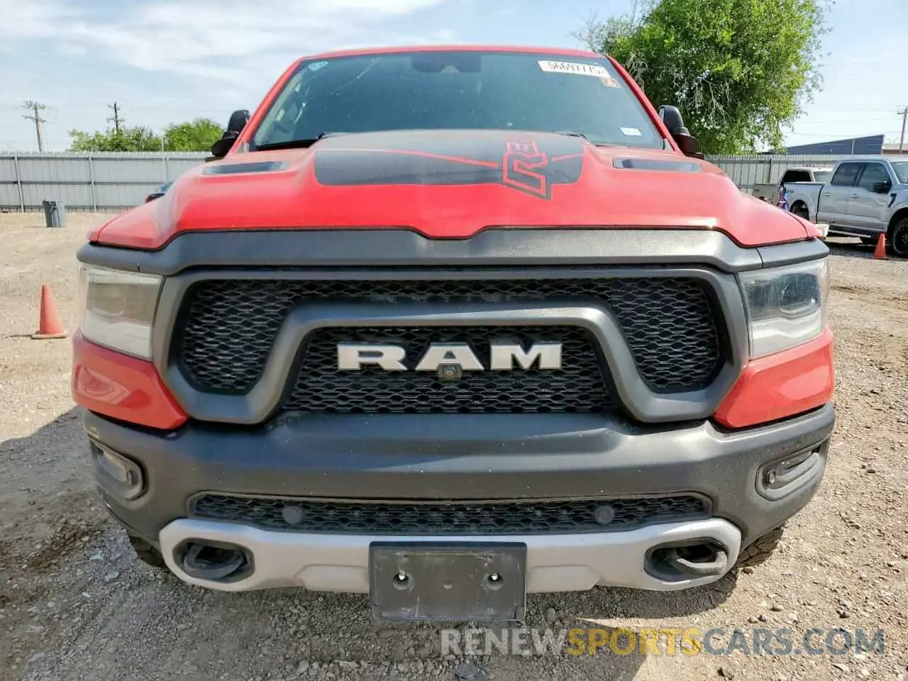 5 Photograph of a damaged car 1C6SRFLM7NN414619 RAM 1500 2022