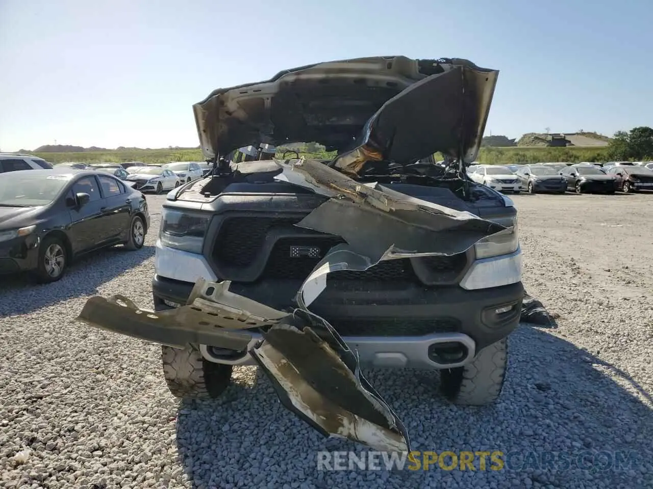 5 Photograph of a damaged car 1C6SRFLT1NN188911 RAM 1500 2022