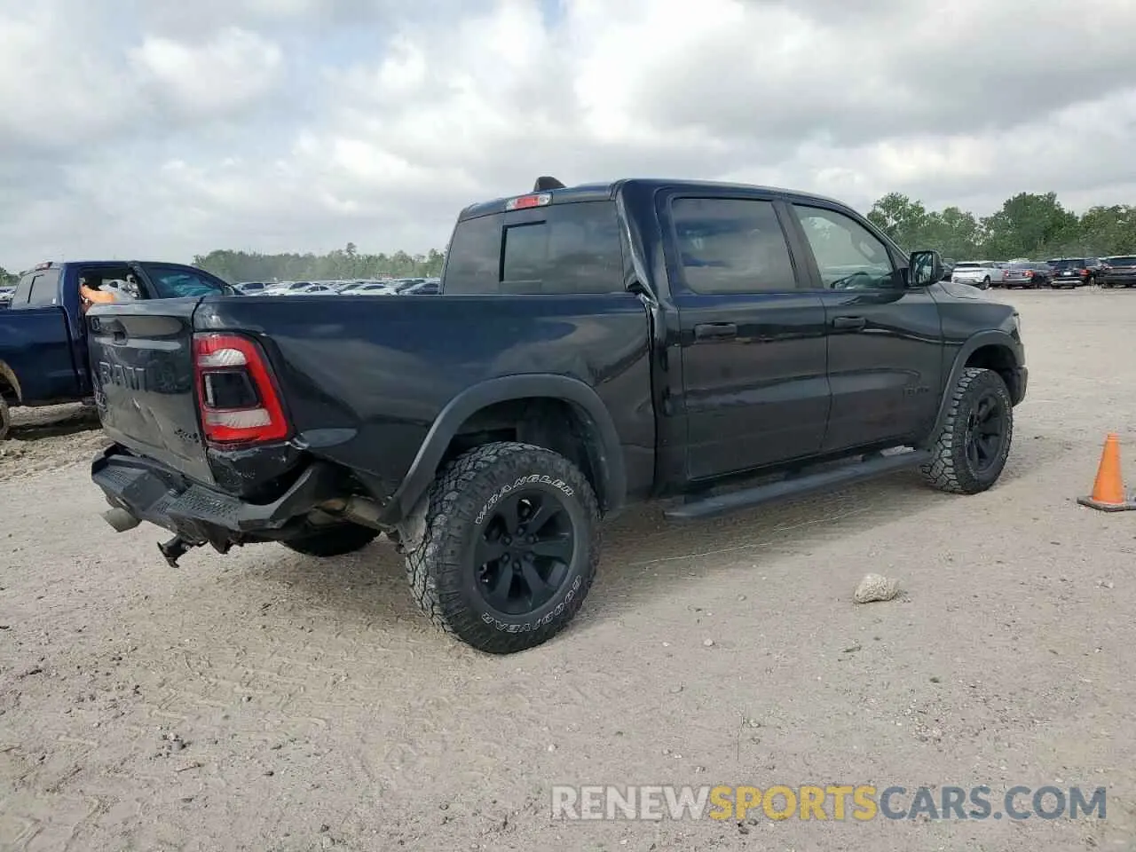 3 Photograph of a damaged car 1C6SRFLT4NN427464 RAM 1500 2022