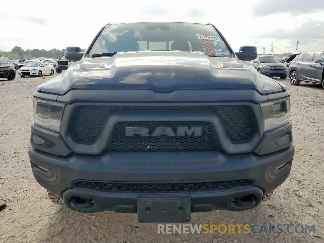 5 Photograph of a damaged car 1C6SRFLT4NN427464 RAM 1500 2022