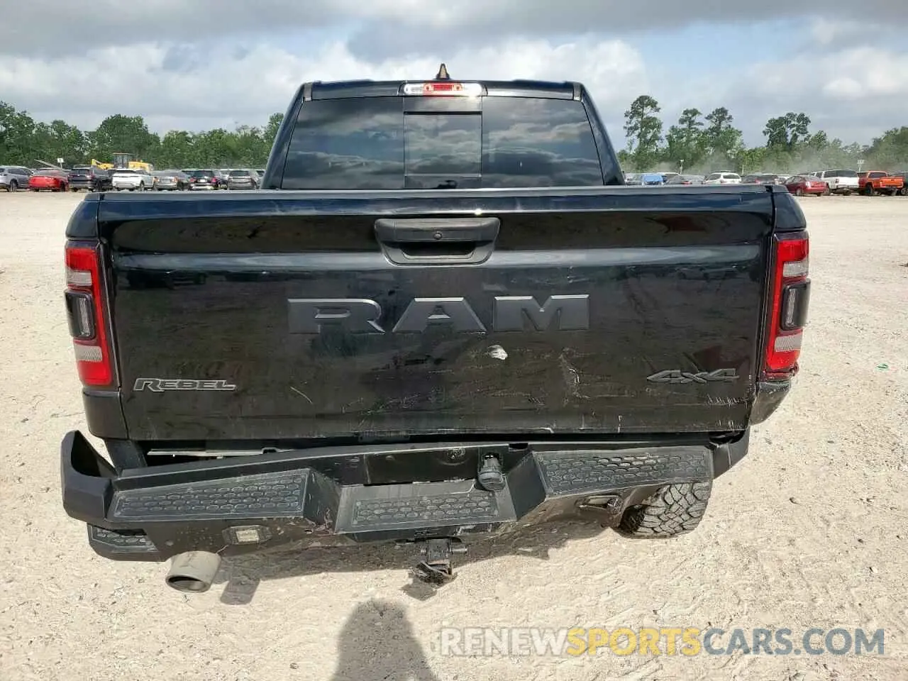 6 Photograph of a damaged car 1C6SRFLT4NN427464 RAM 1500 2022