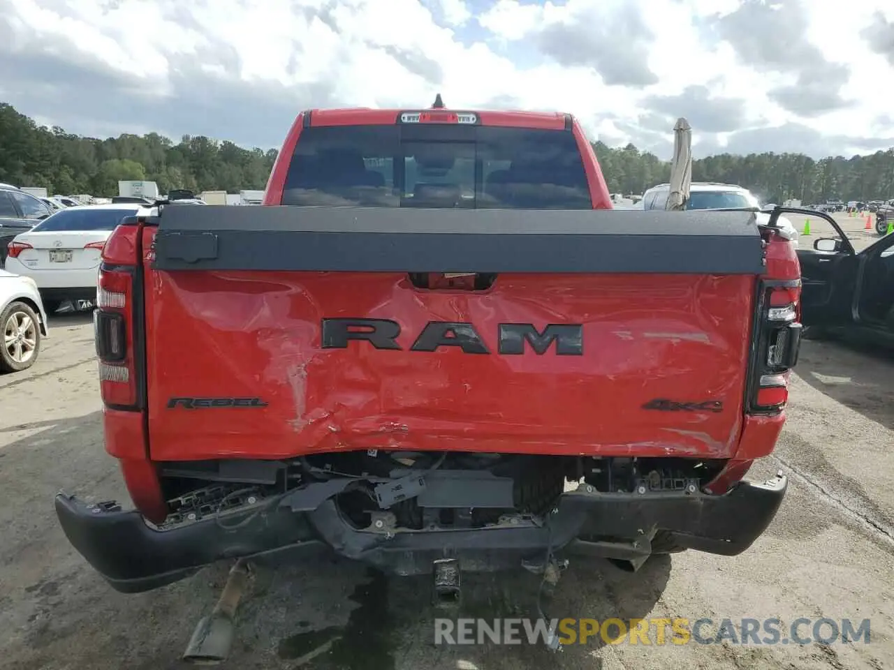 6 Photograph of a damaged car 1C6SRFLT4NN429439 RAM 1500 2022