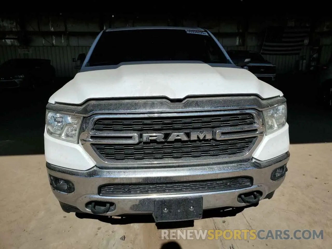 5 Photograph of a damaged car 1C6SRFMT1NN339227 RAM 1500 2022