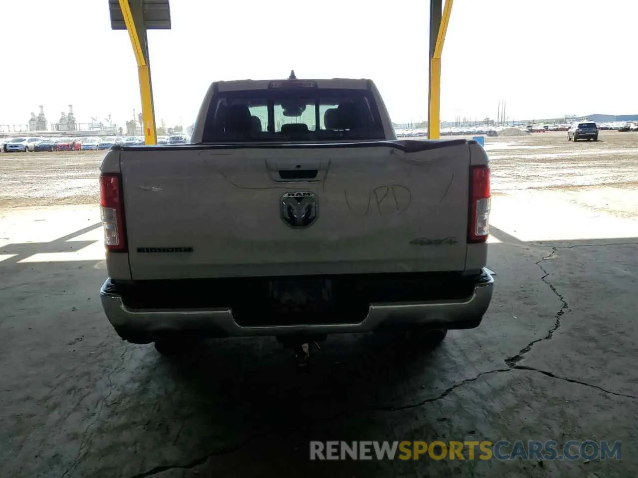 6 Photograph of a damaged car 1C6SRFMT1NN339227 RAM 1500 2022