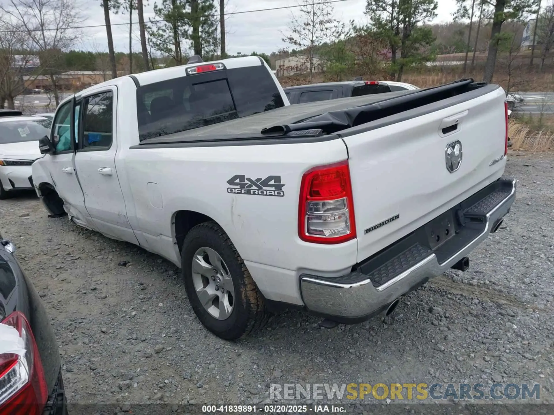3 Photograph of a damaged car 1C6SRFMT3NN400075 RAM 1500 2022