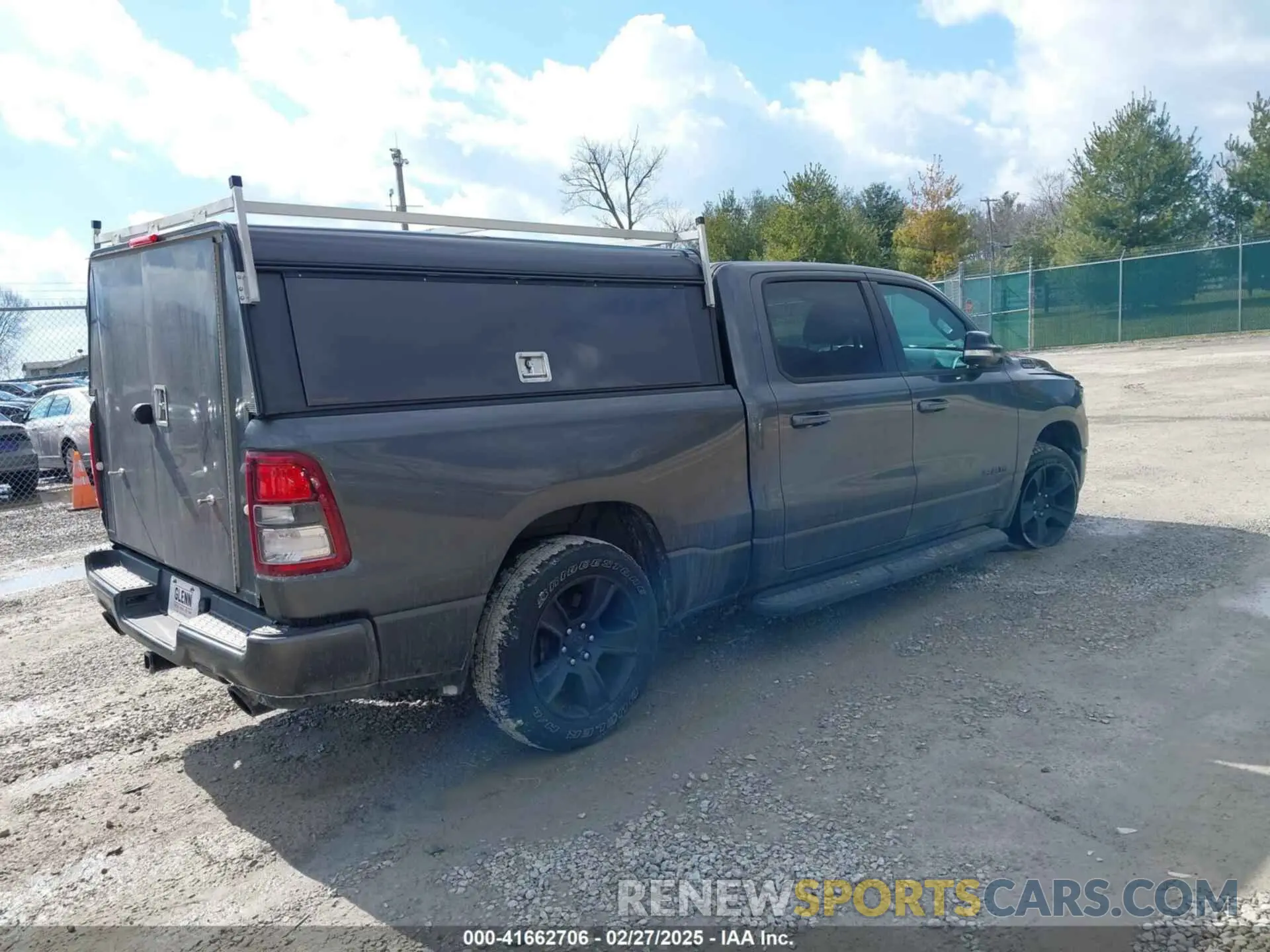 4 Photograph of a damaged car 1C6SRFMT8NN267989 RAM 1500 2022